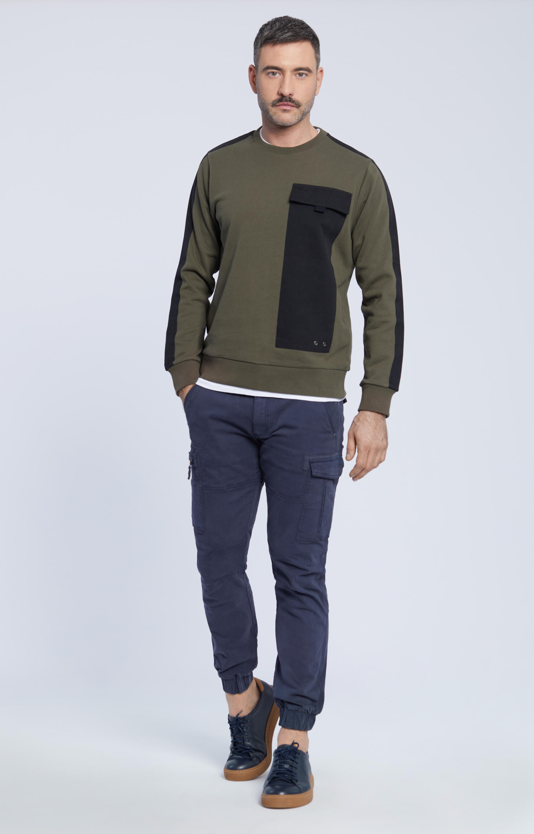 Bluza z lampasami na rękawach