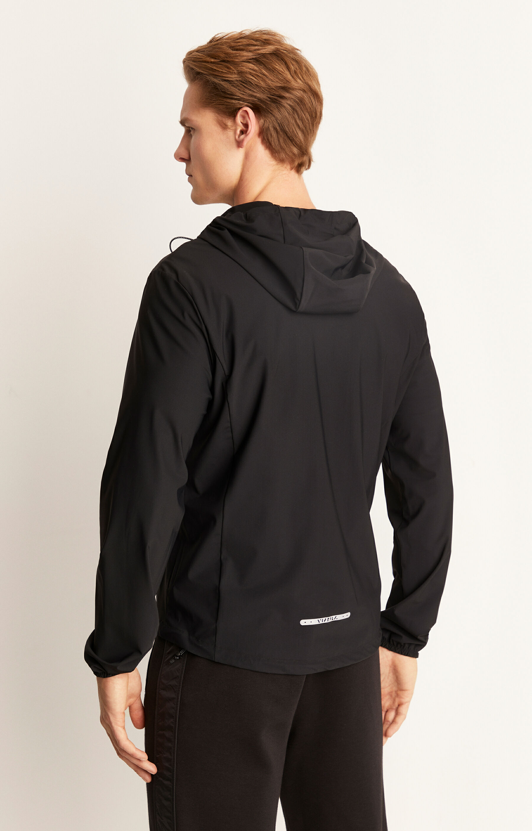 Sportowa bluza z kapturem - 3