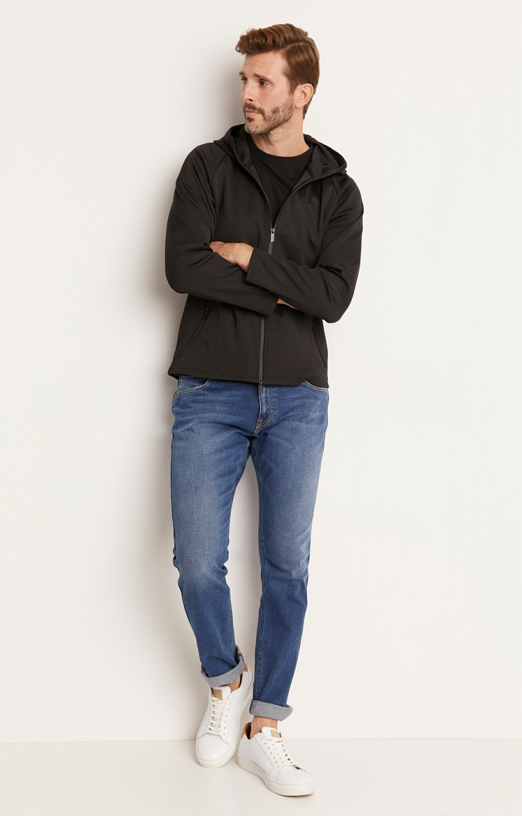 Sportowa bluza z kapturem