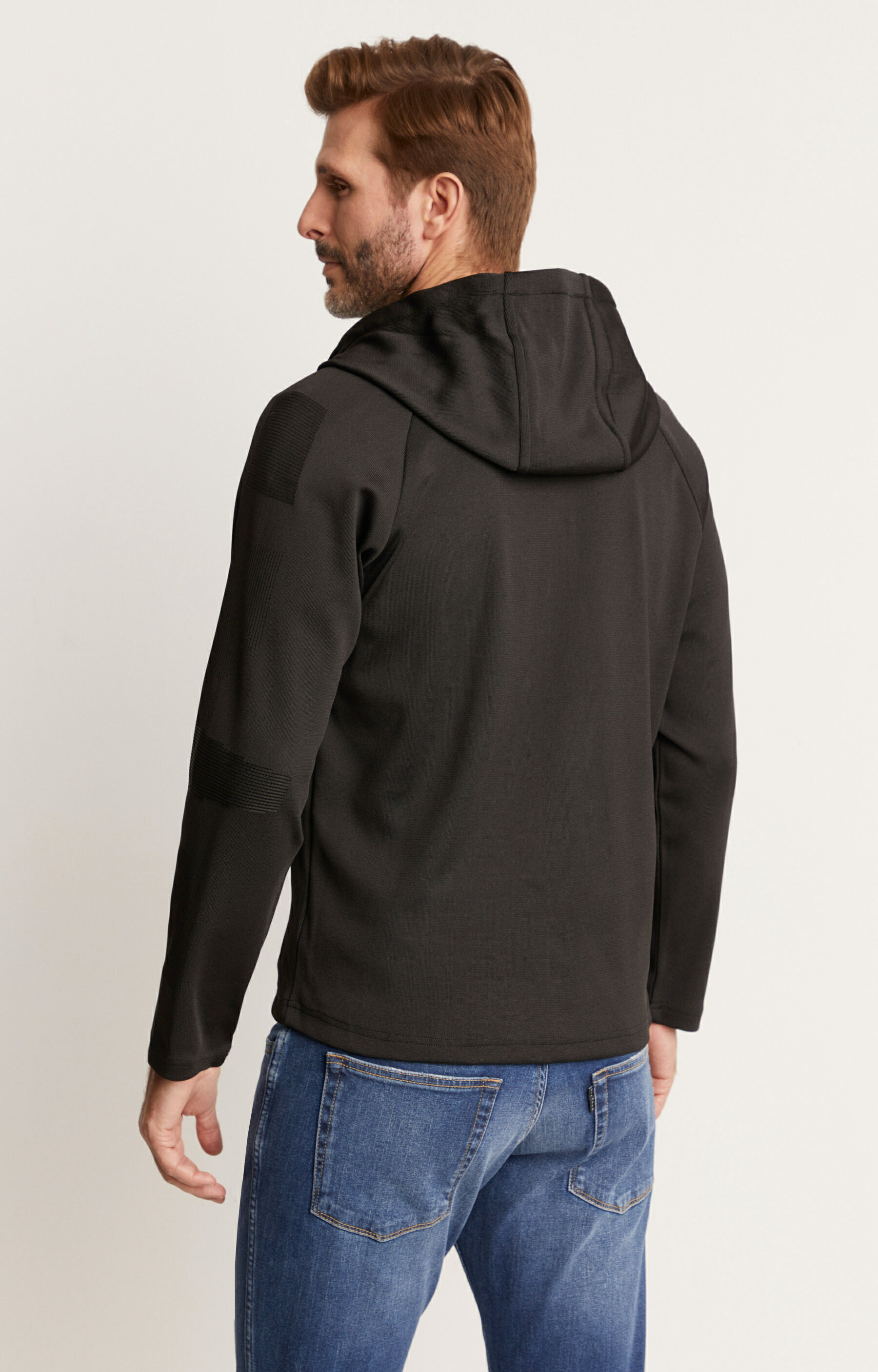 Sportowa bluza z kapturem - 3