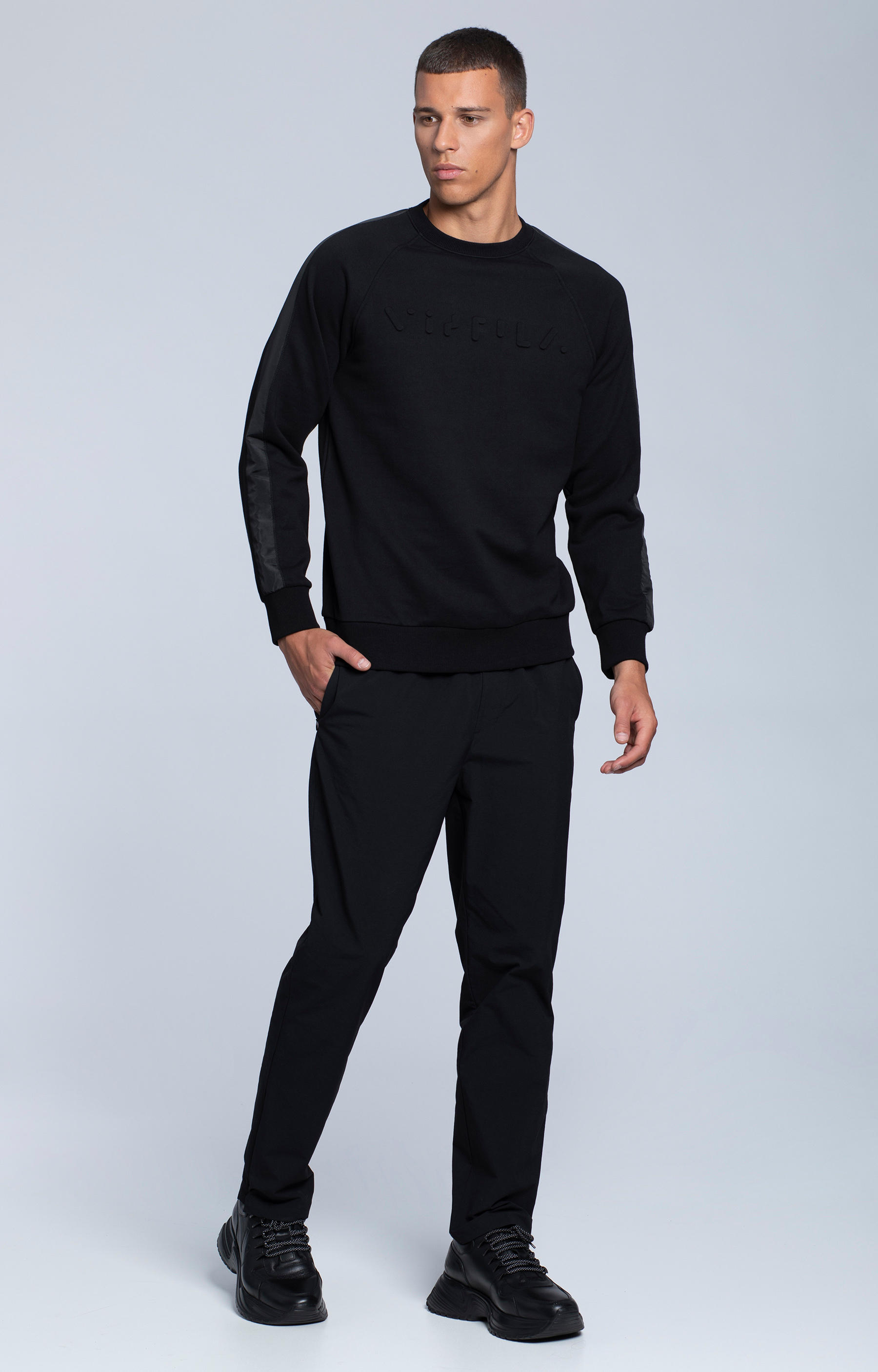 Sportowa bluza z bawełny pima z logo