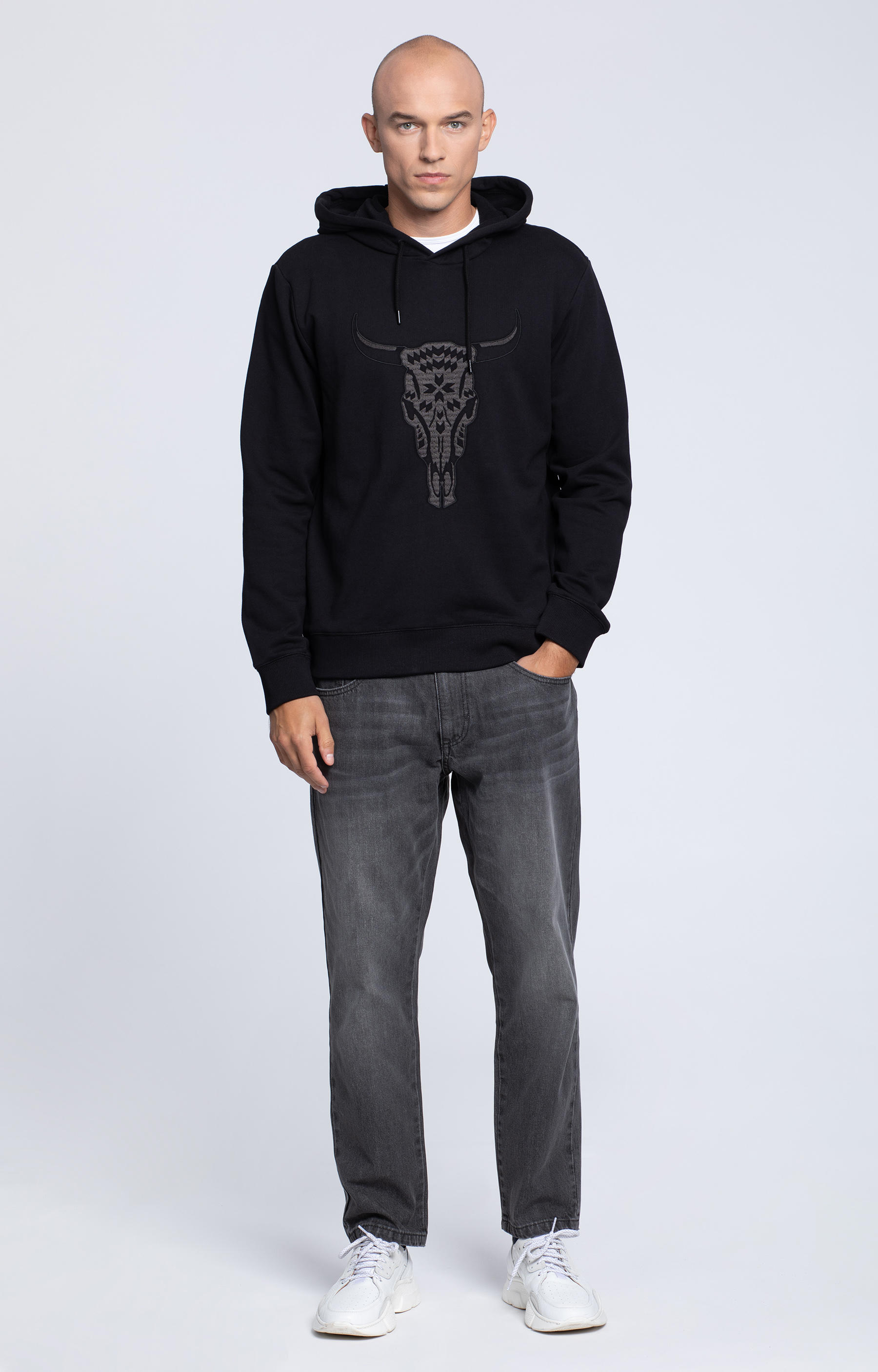 Bluza z kapturem z haftowanym wzorem