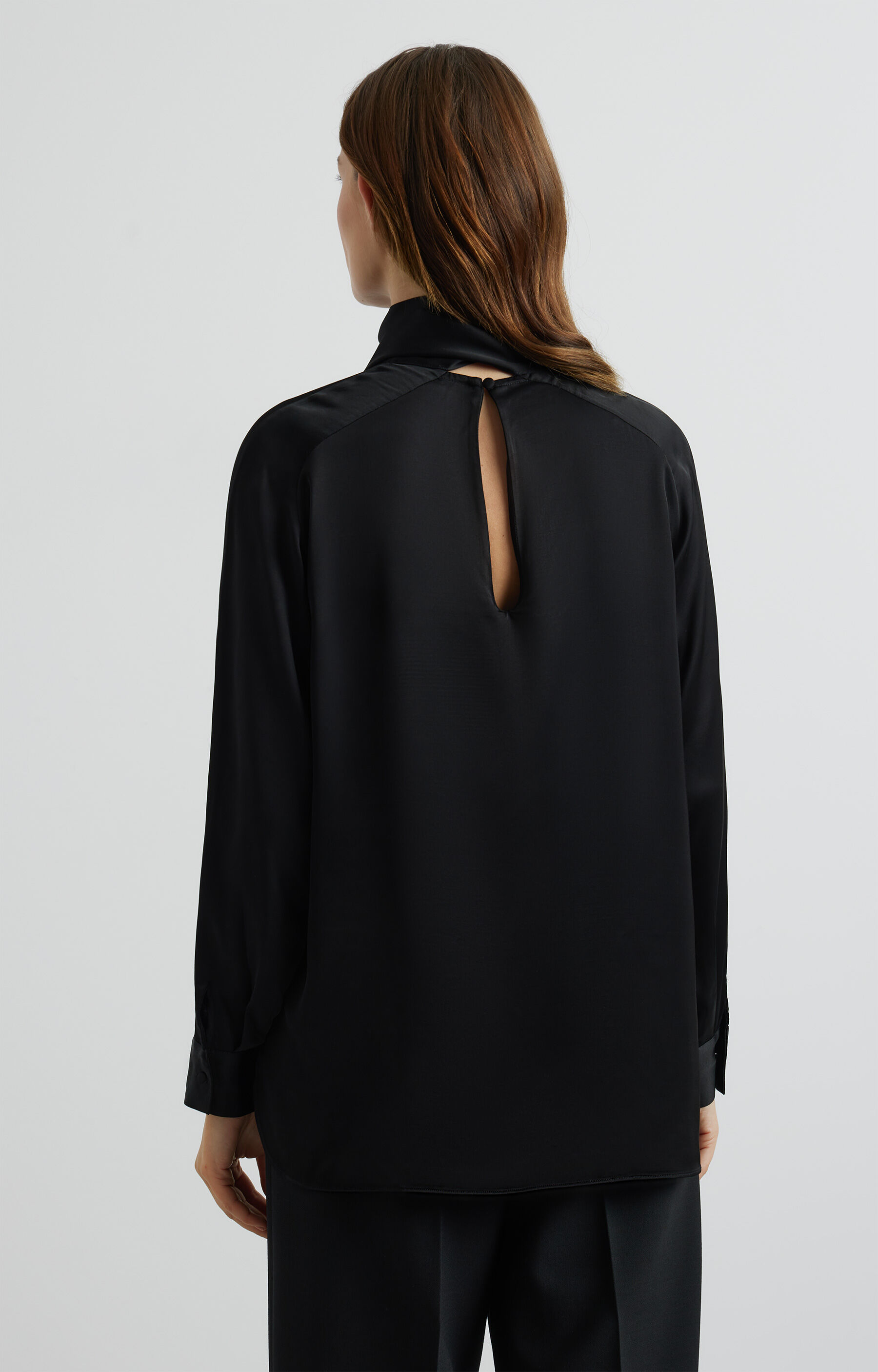 Bluzka z ozdobnym wiązaniem - 2