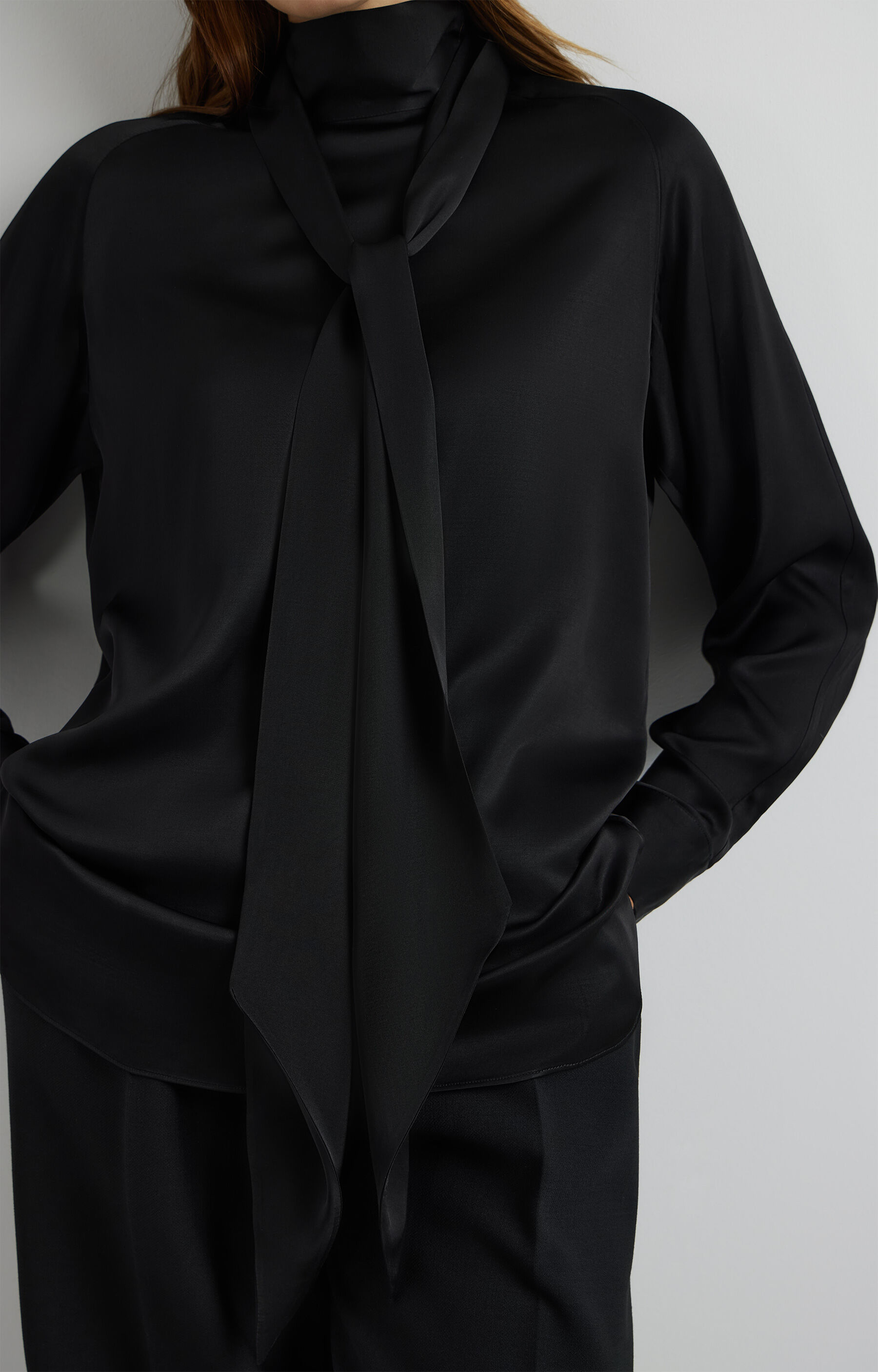 Bluzka z ozdobnym wiązaniem - 6