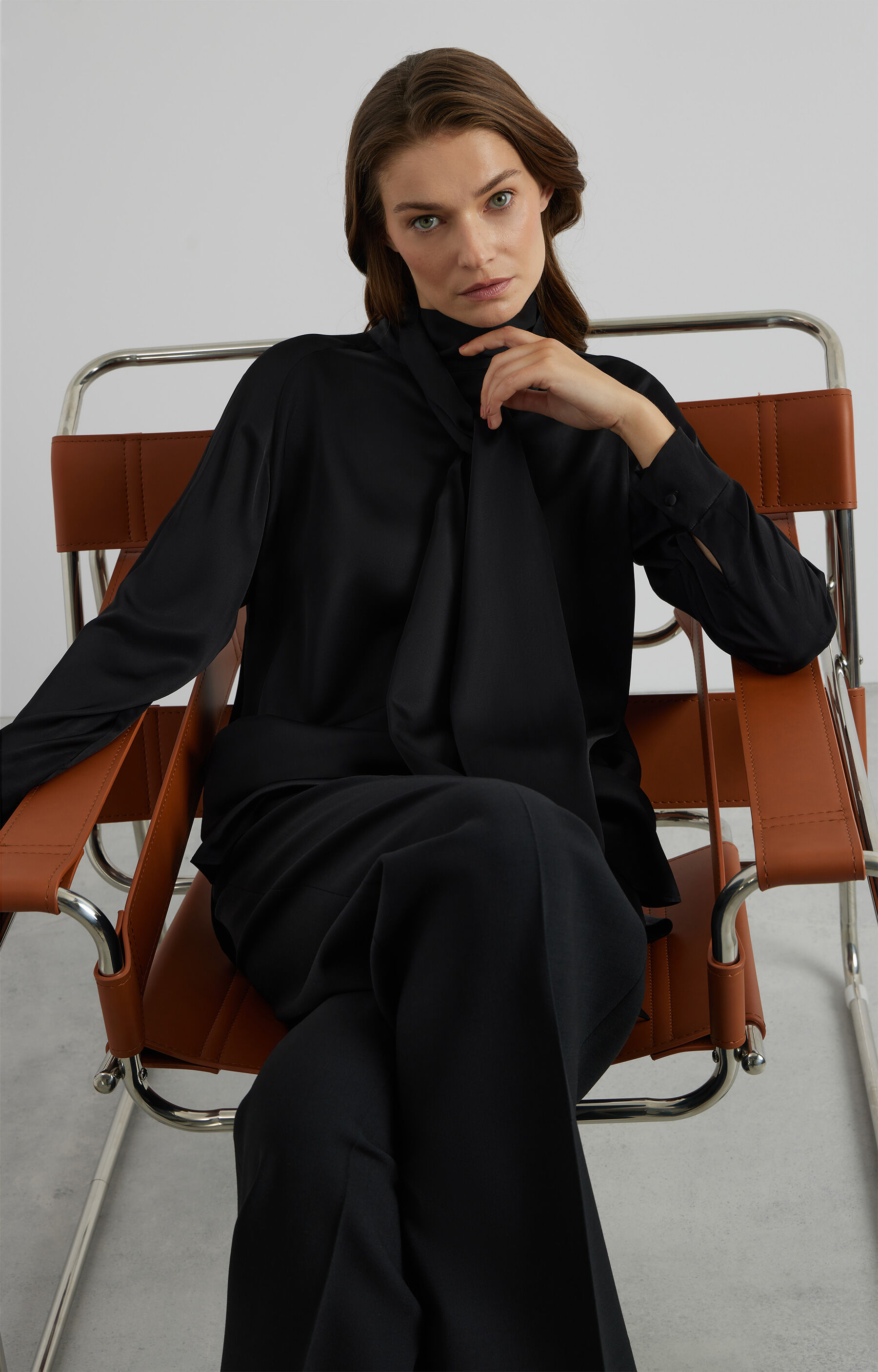 Bluzka z ozdobnym wiązaniem - 8