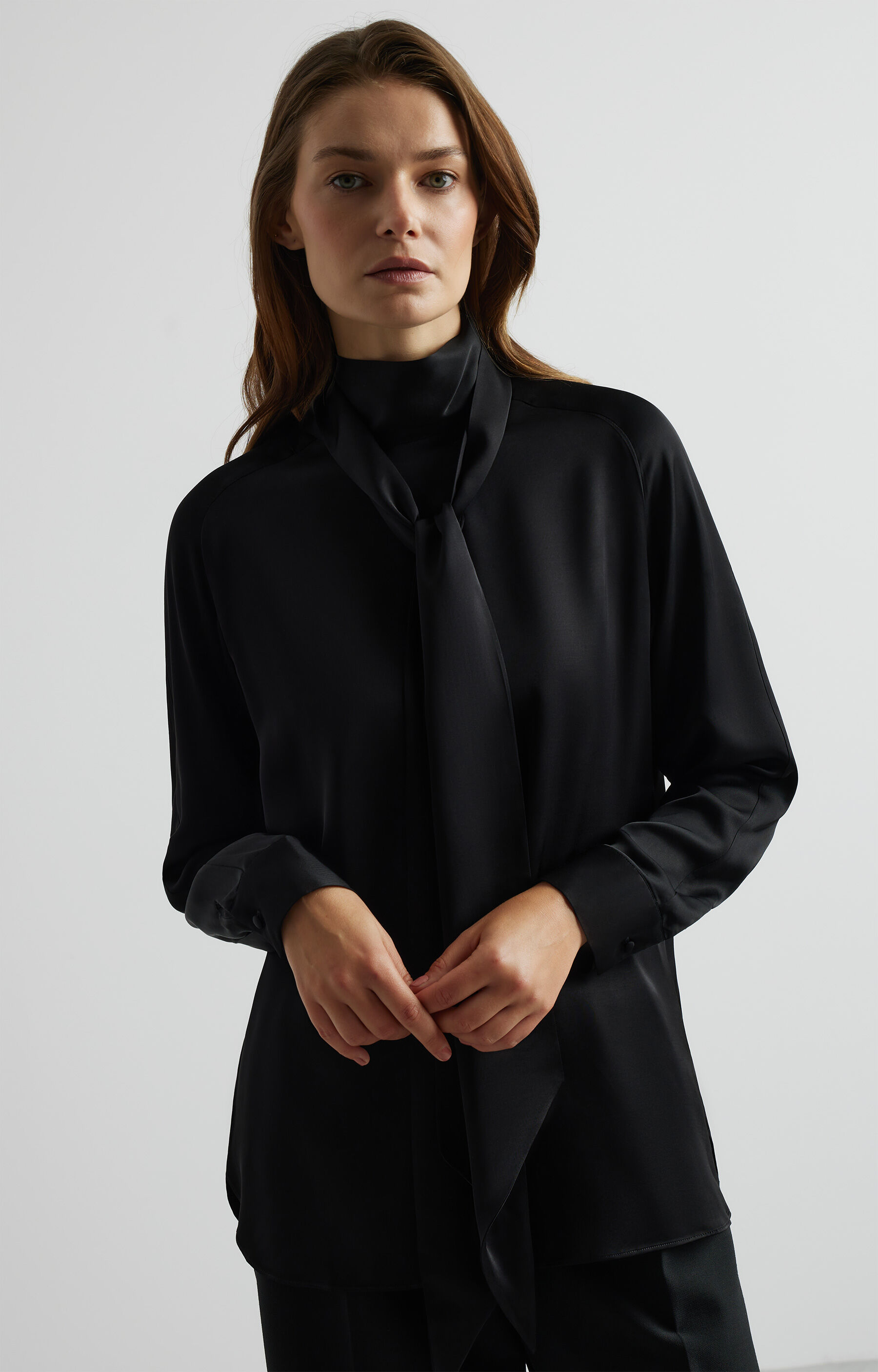 Bluzka z ozdobnym wiązaniem - 7