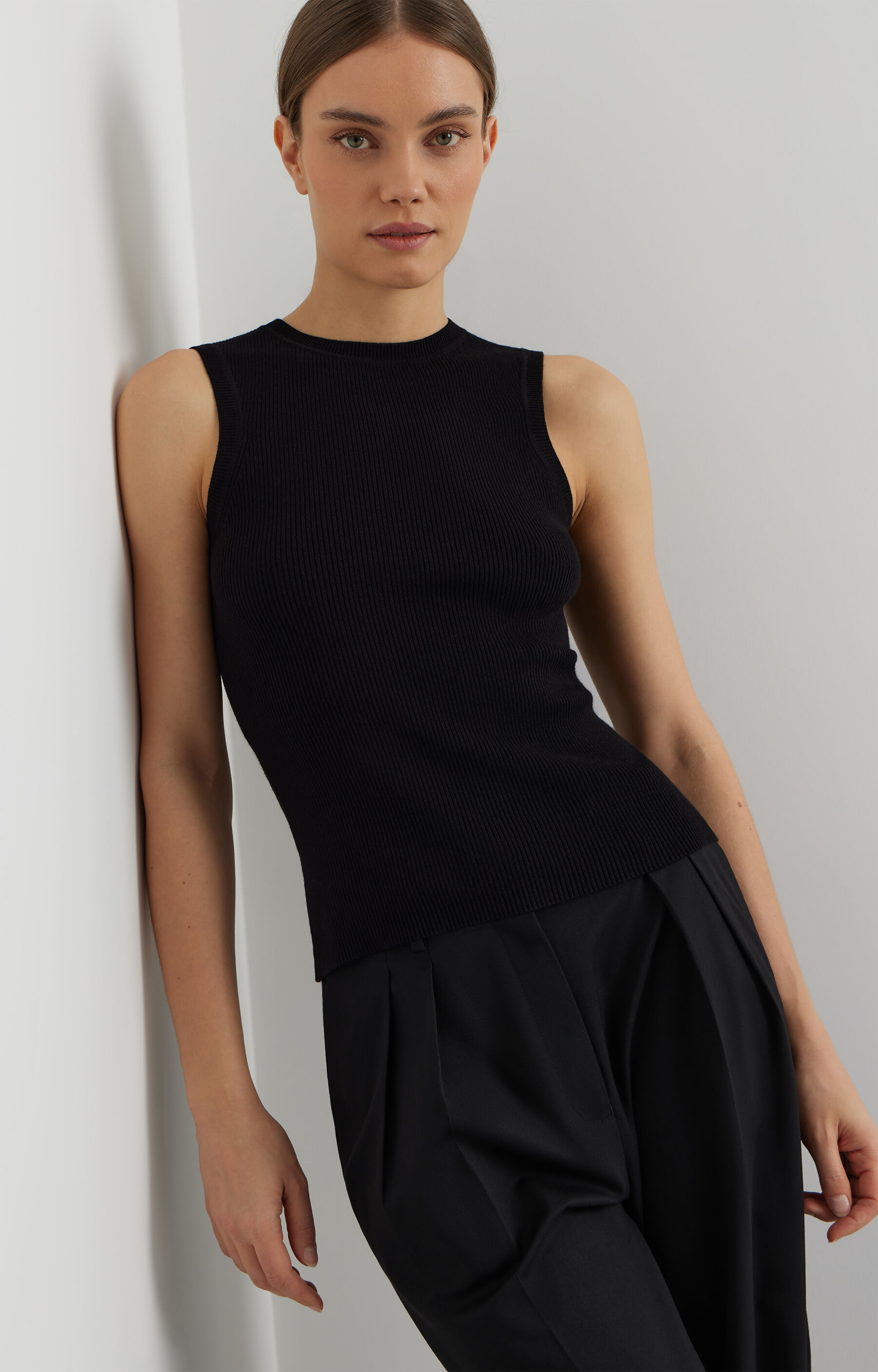 Czarna bluzka krótki rękaw VISTULA - 6