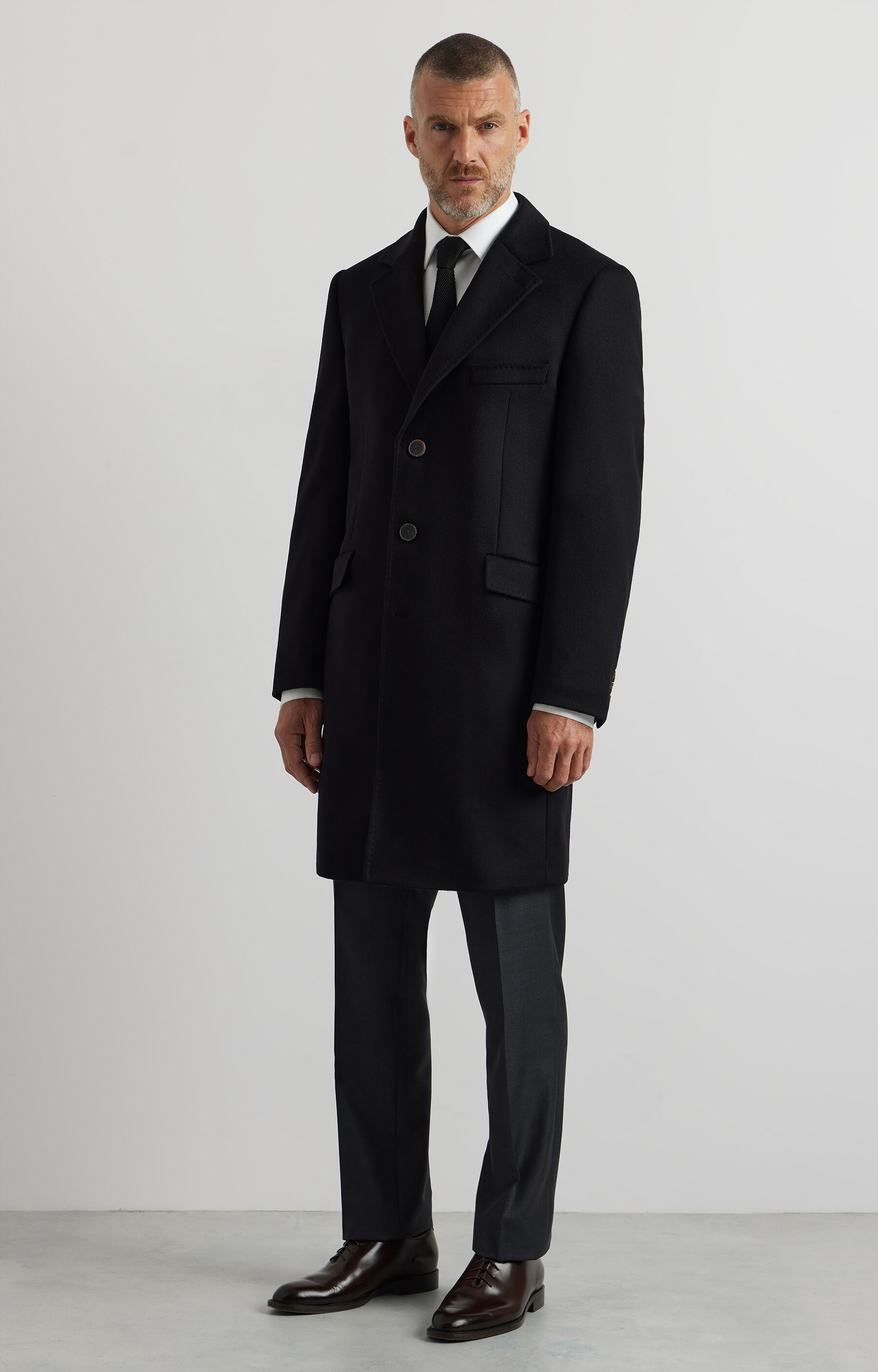 Płaszcz typu dyplomatka