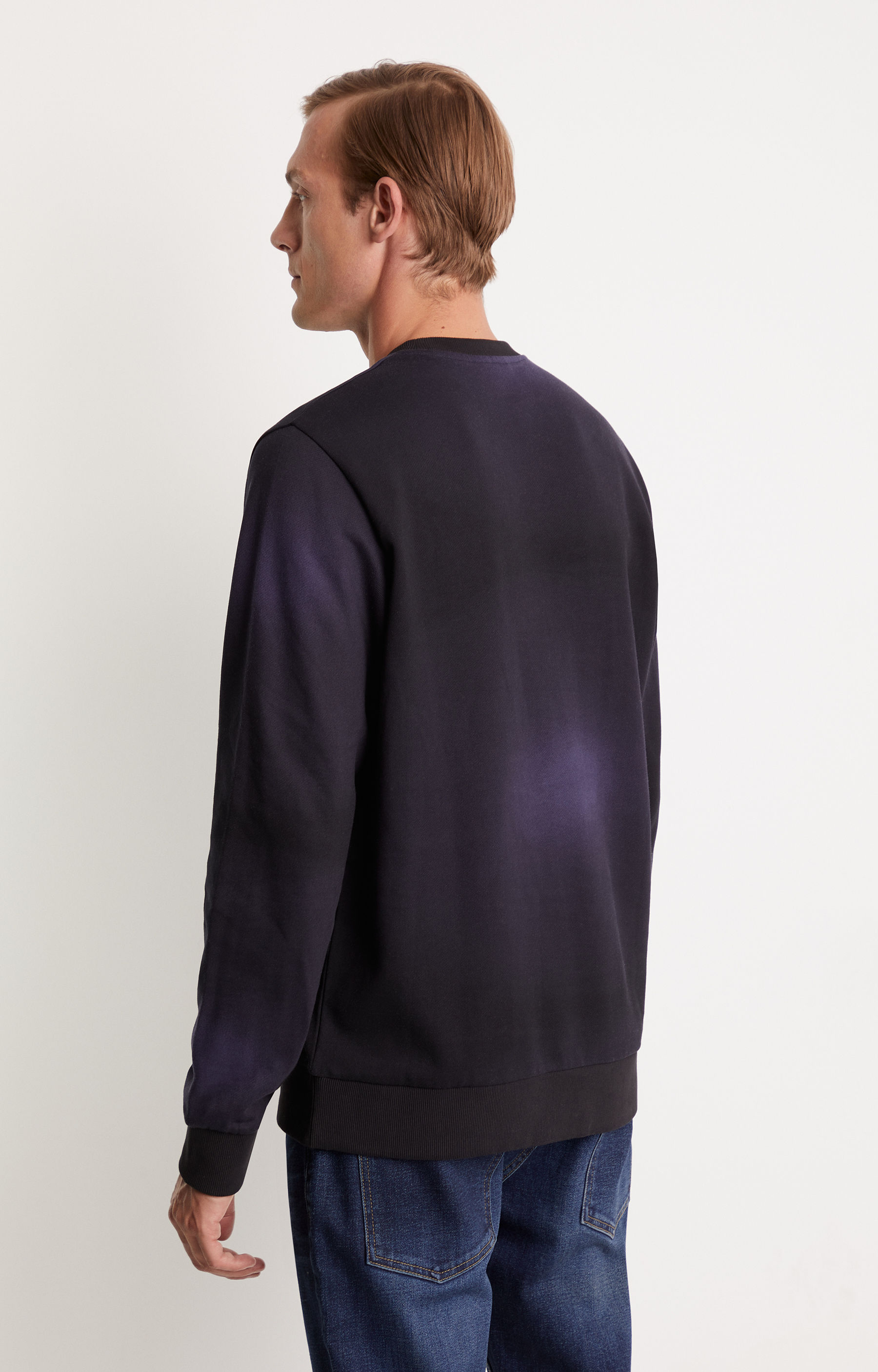 Bluza z charakterystycznym gradientem - 4
