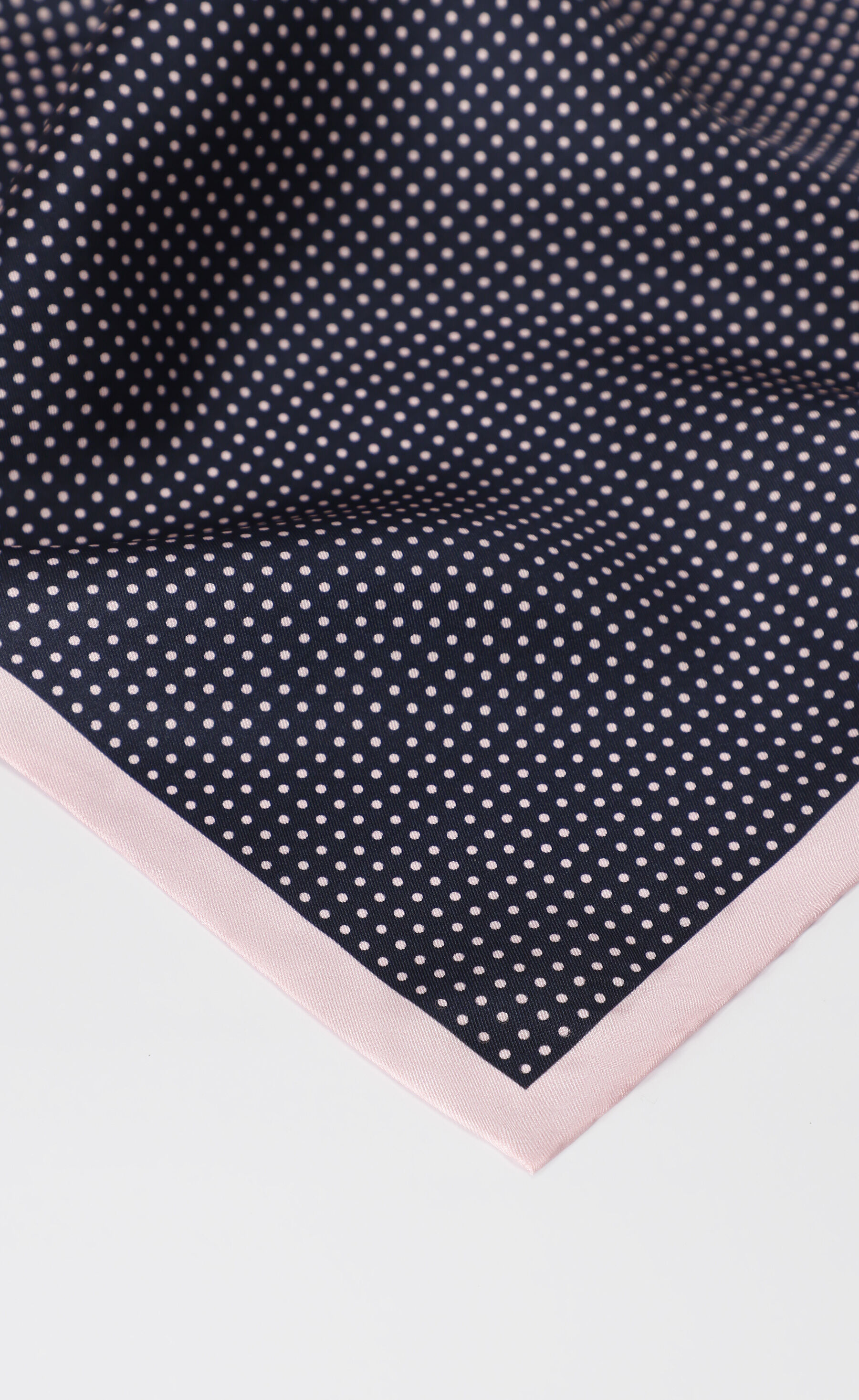 Jedwabna poszetka w kropki - 2