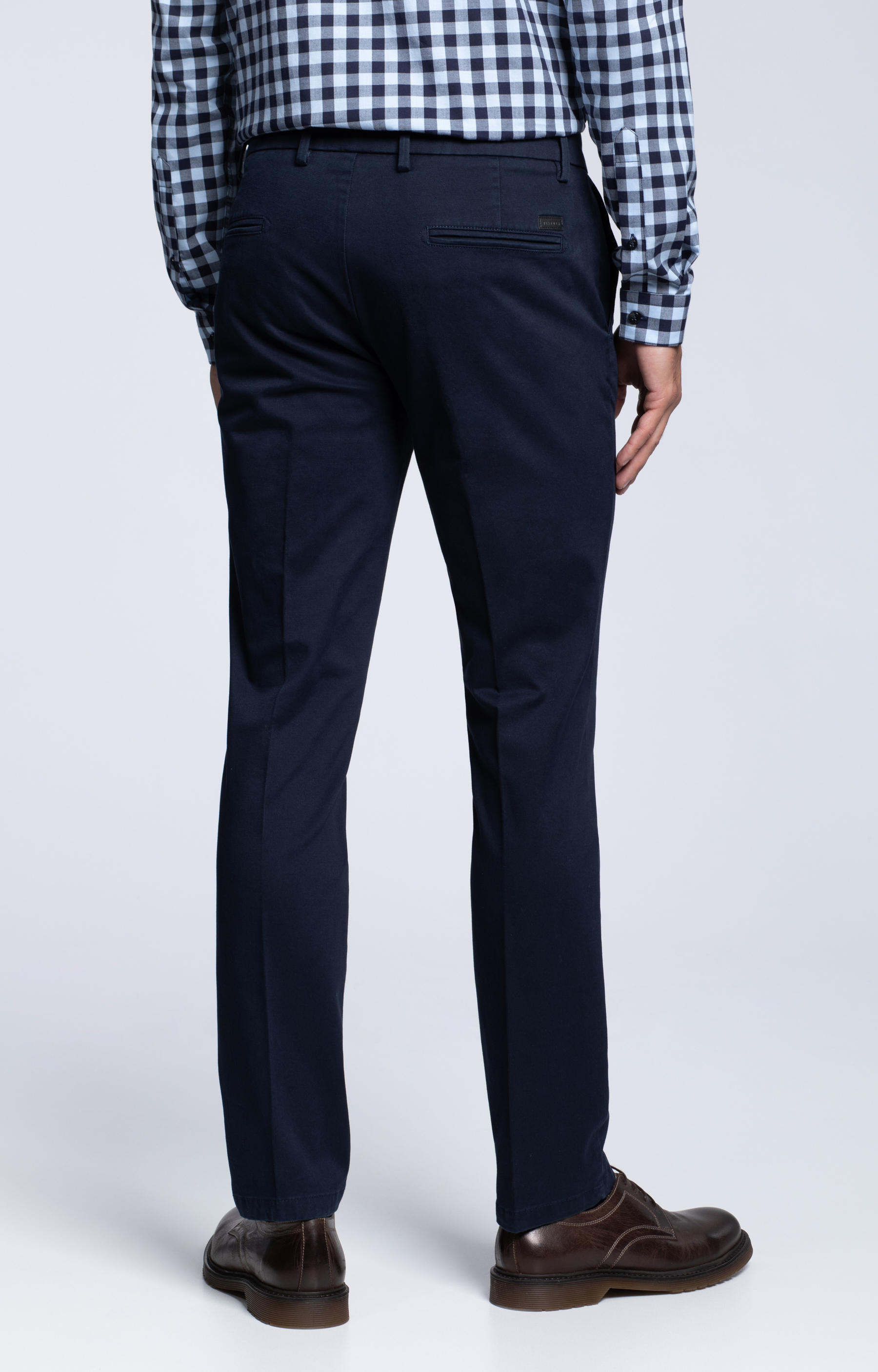 Dopasowane chinosy z bawełnianej tkaniny - 3