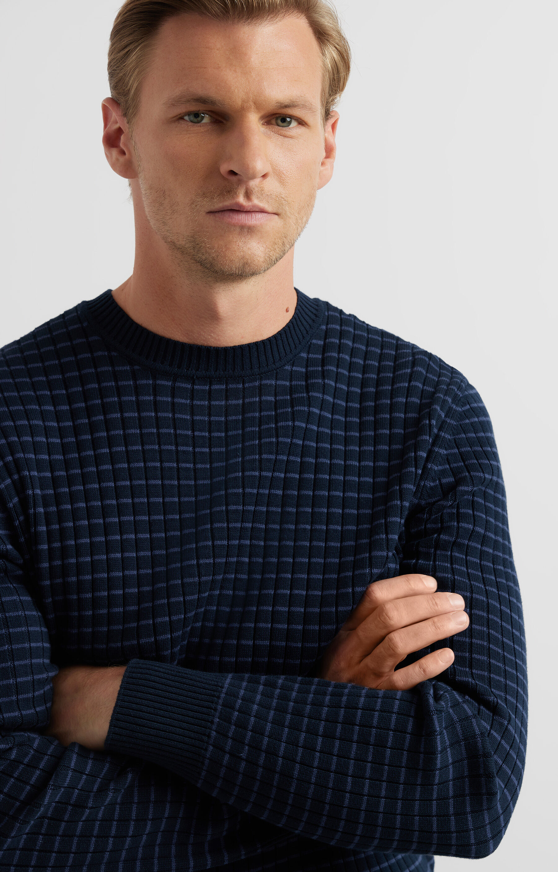 Prążkowany sweter round neck - 5