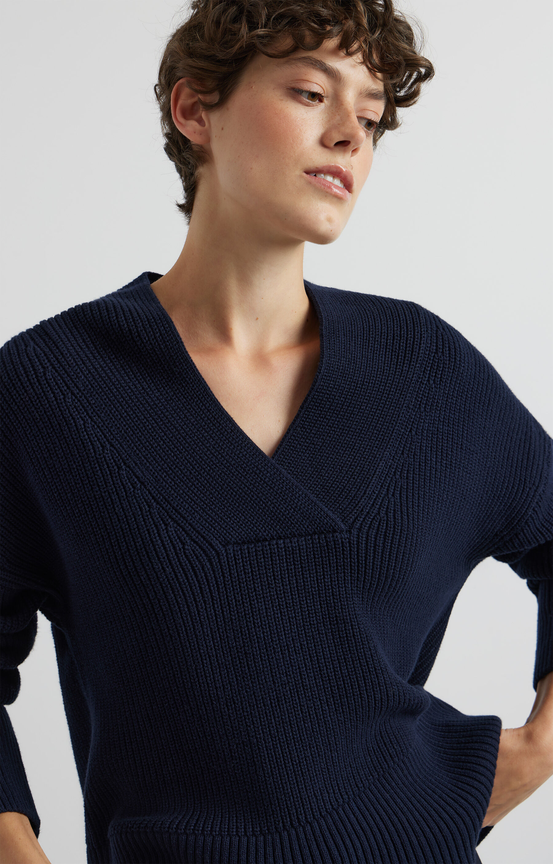 Sweter v-neck - 4