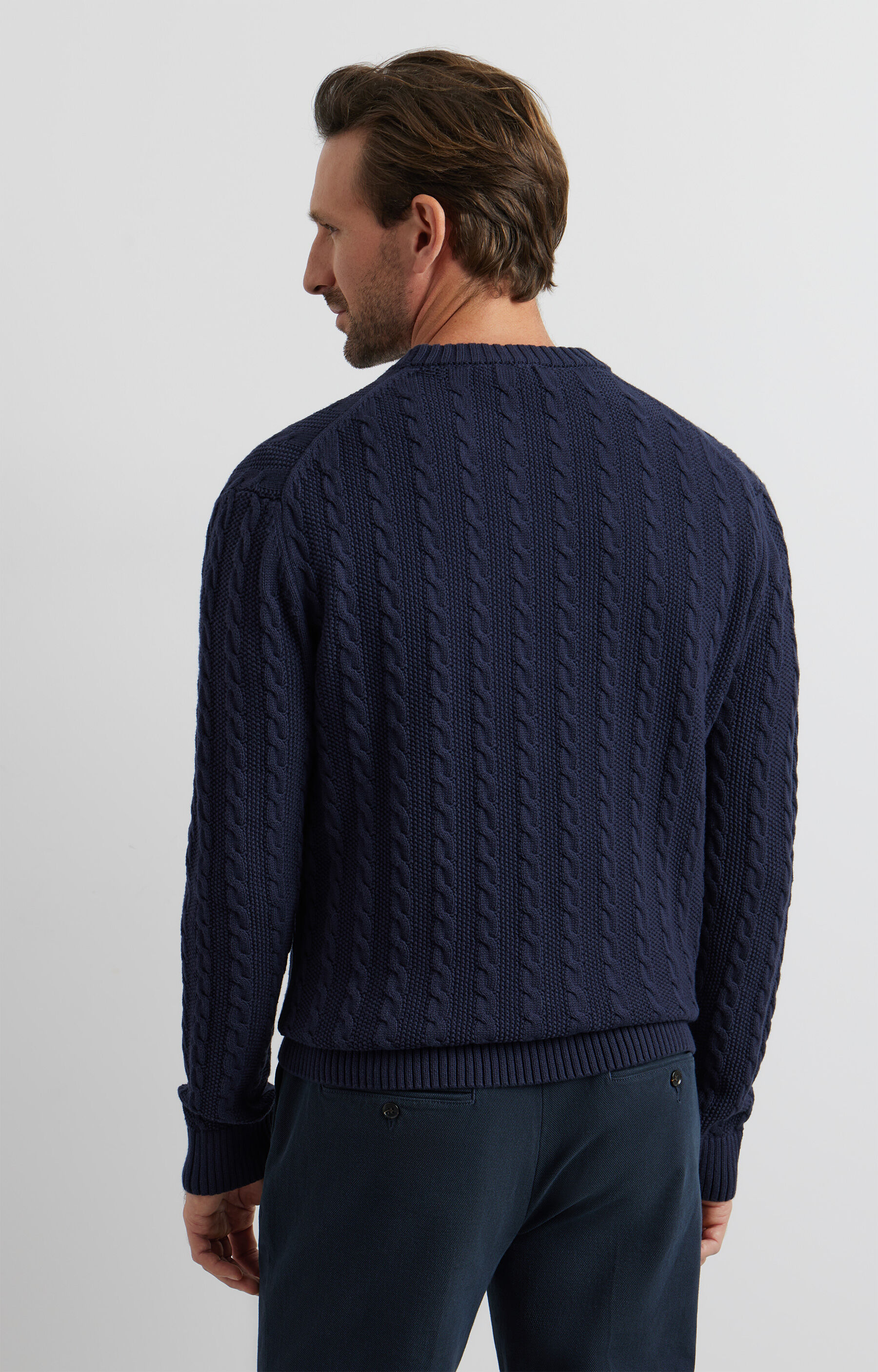 Sweter o warkoczowym splocie - 3