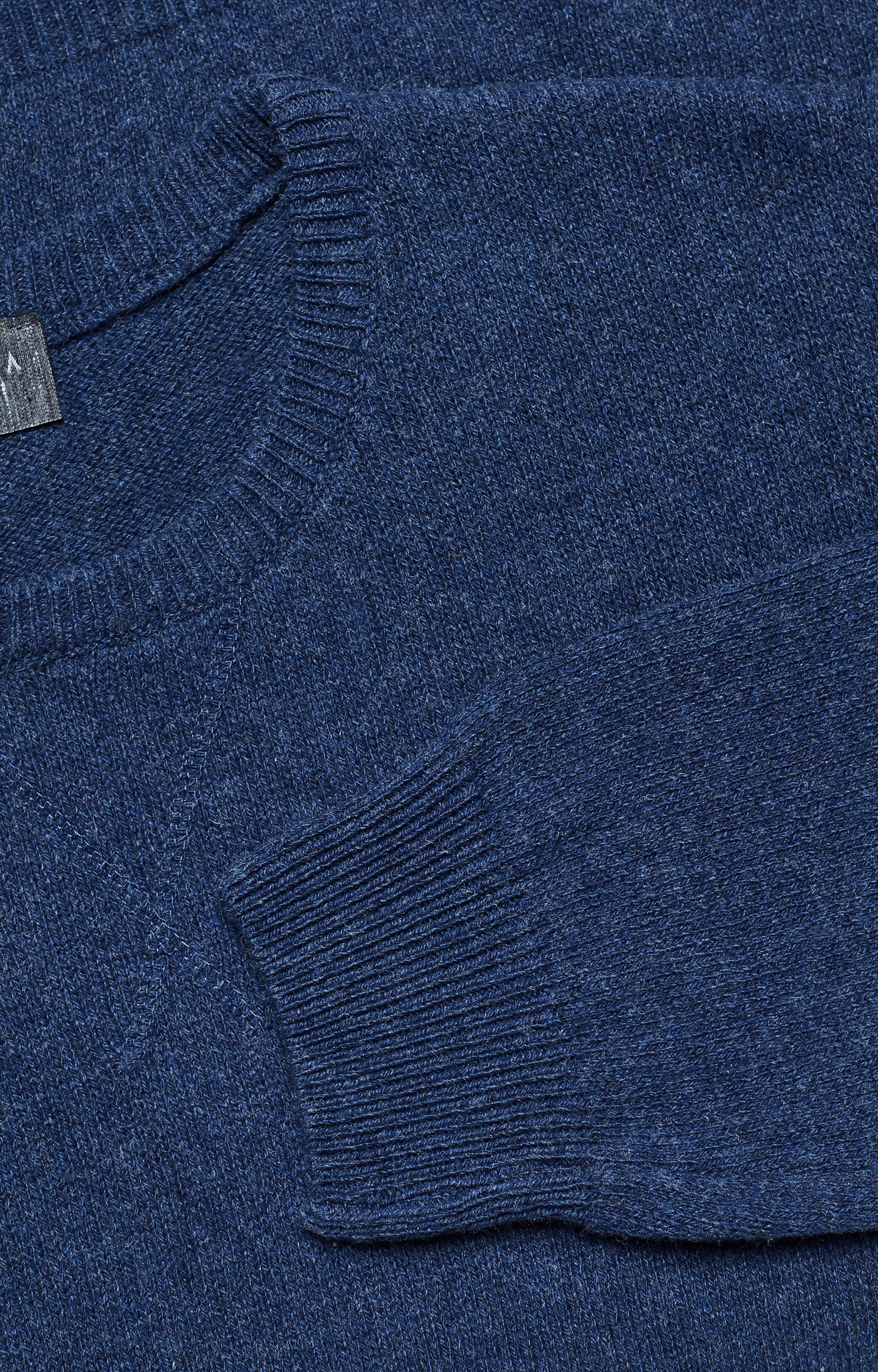 Lekki sweter z przędzy z recyklingu - 5