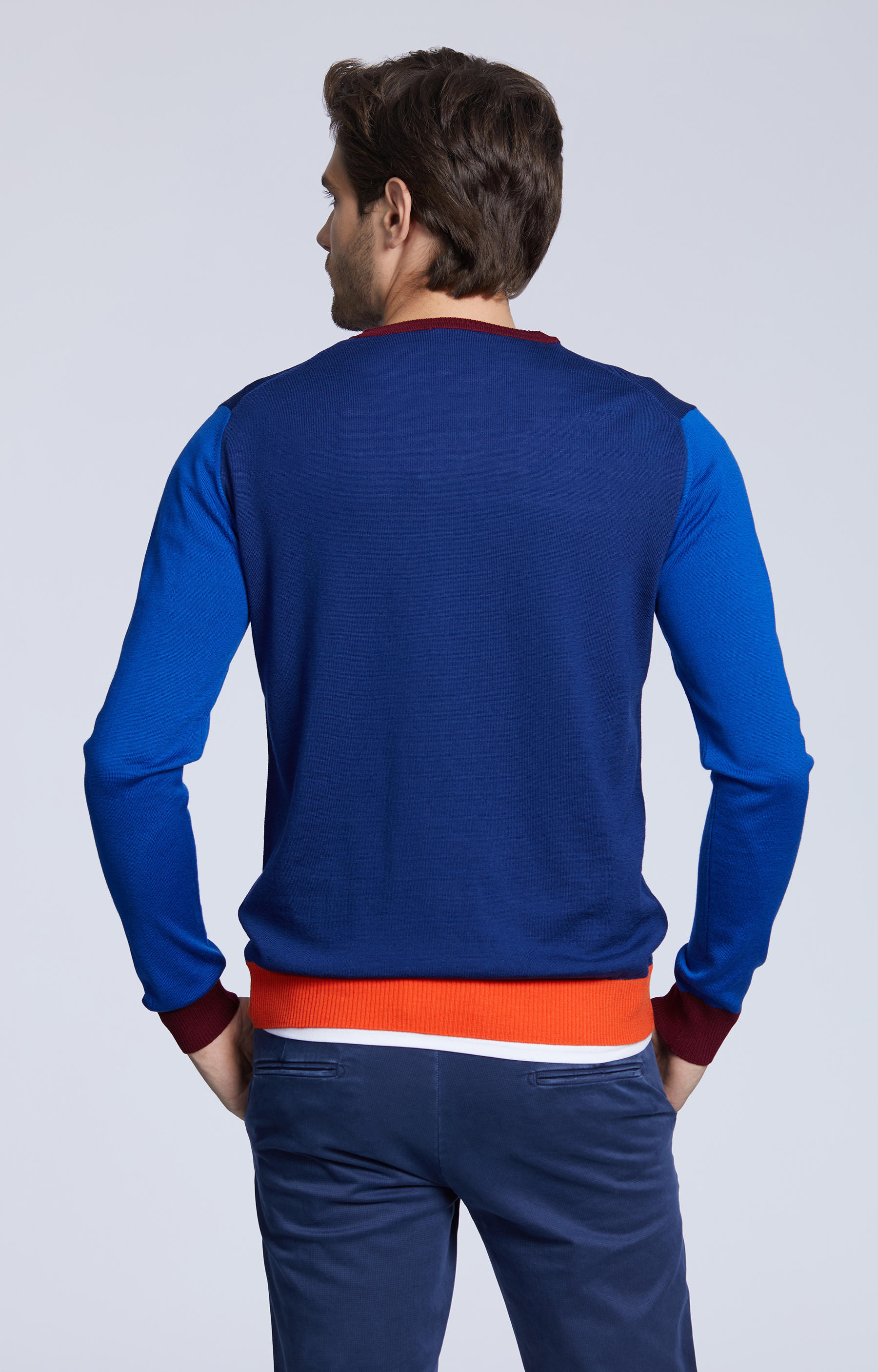 Lekki, wełniany sweter typu round-neck - 3