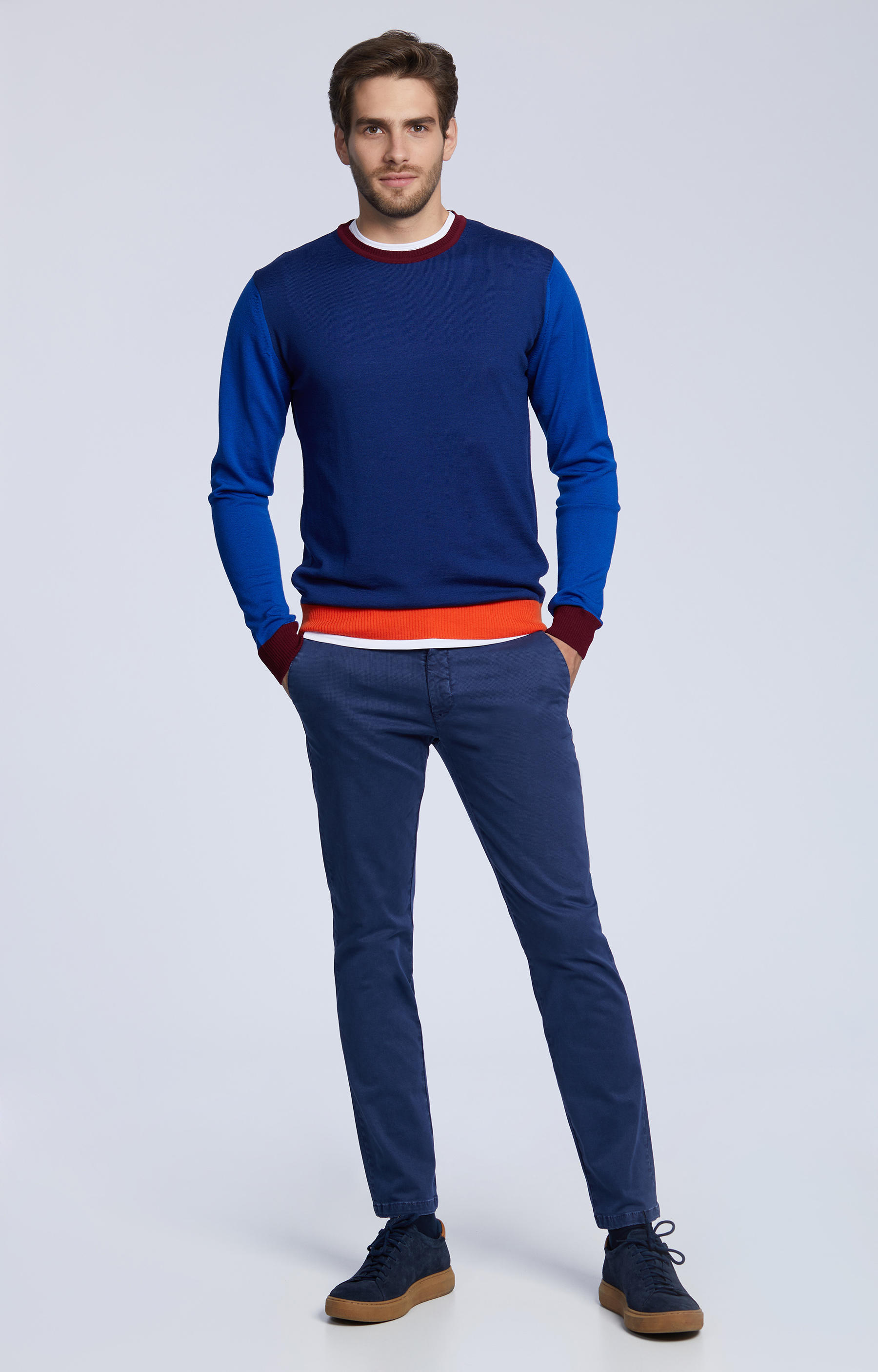 Lekki, wełniany sweter typu round-neck