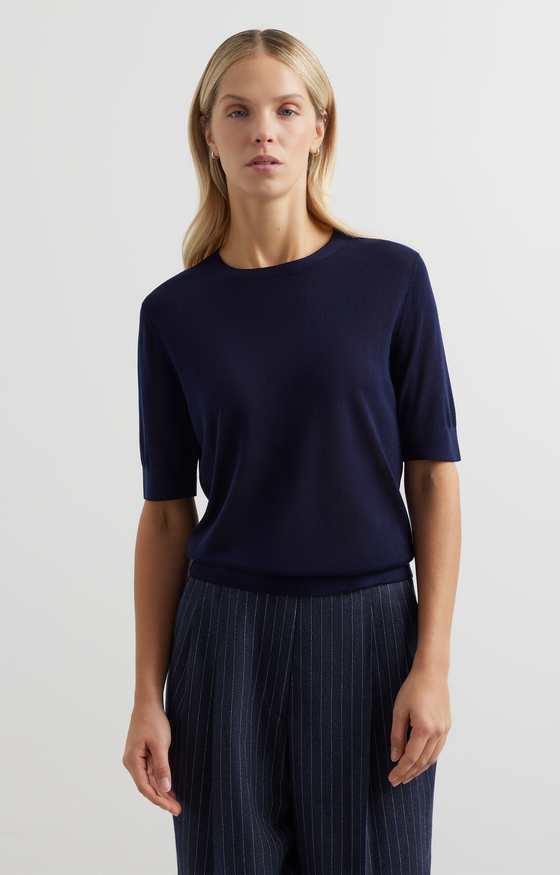 T-shirt swetrowy slim