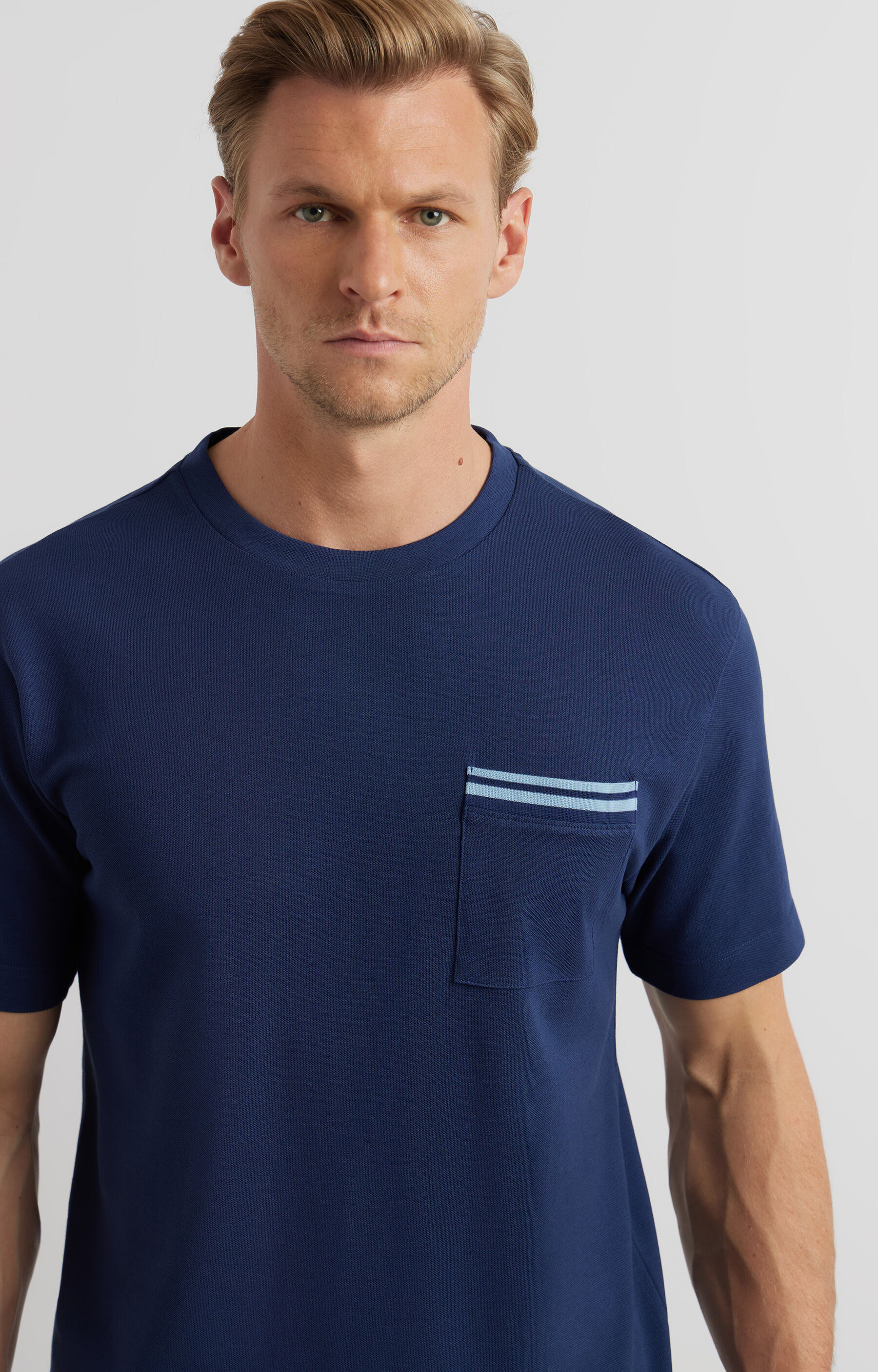 T-shirt z kieszonką - 5