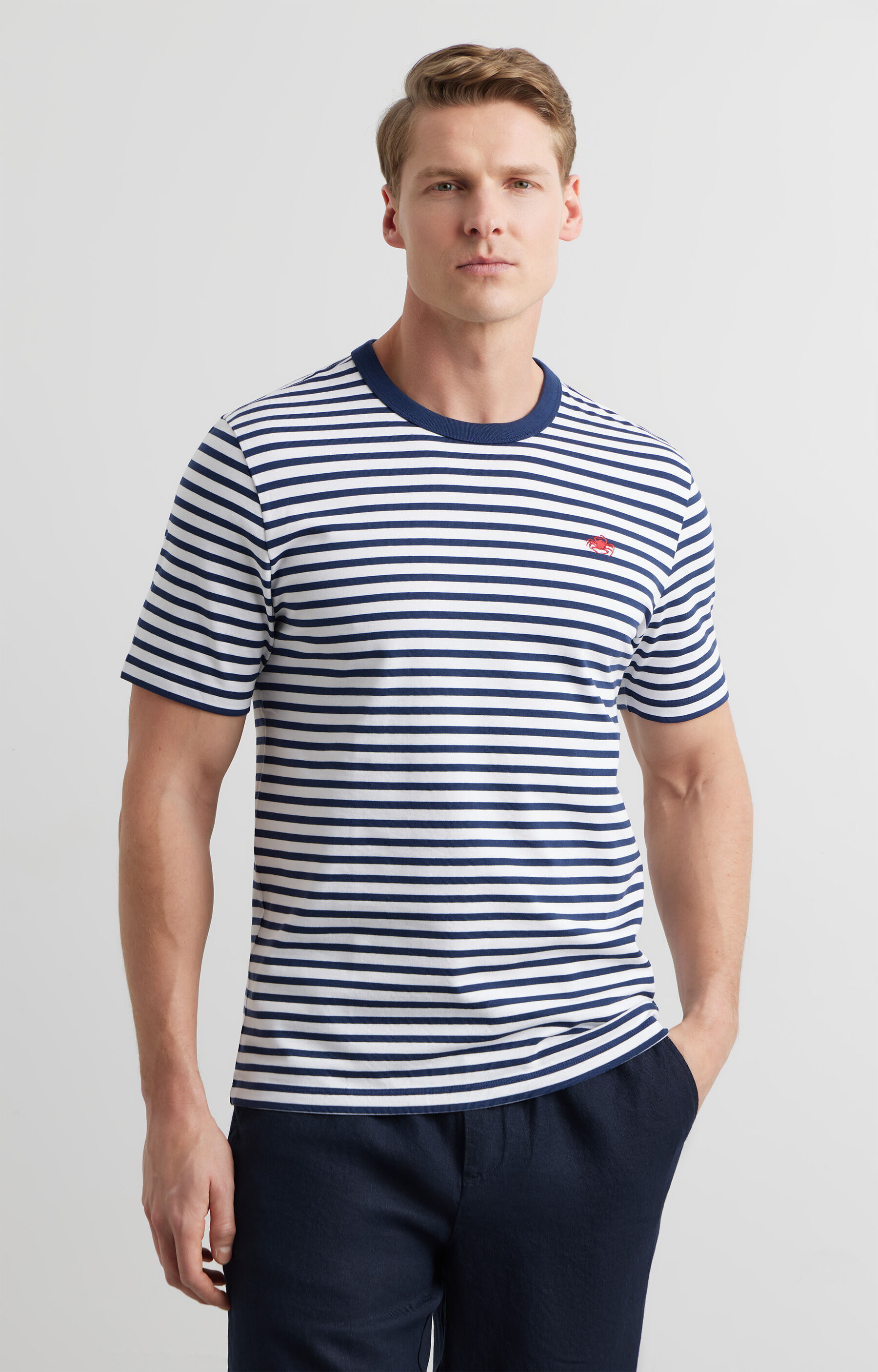 T-shirt regular w paski