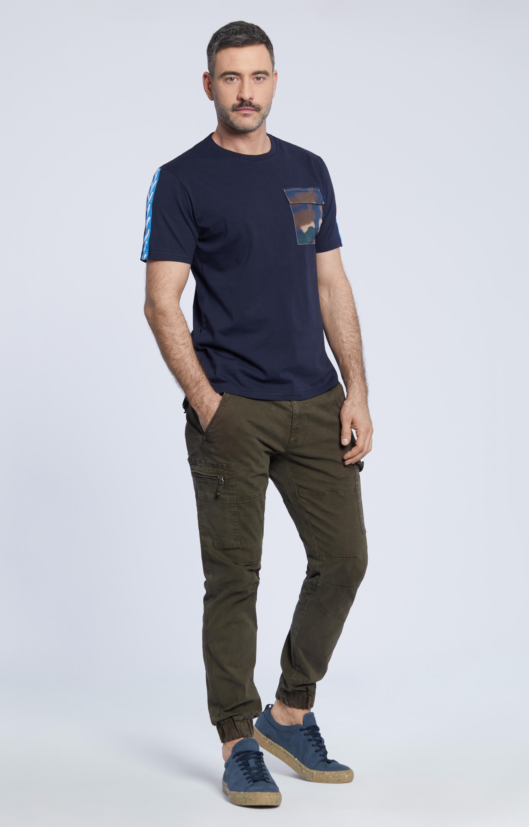 T-shirt z kieszonką