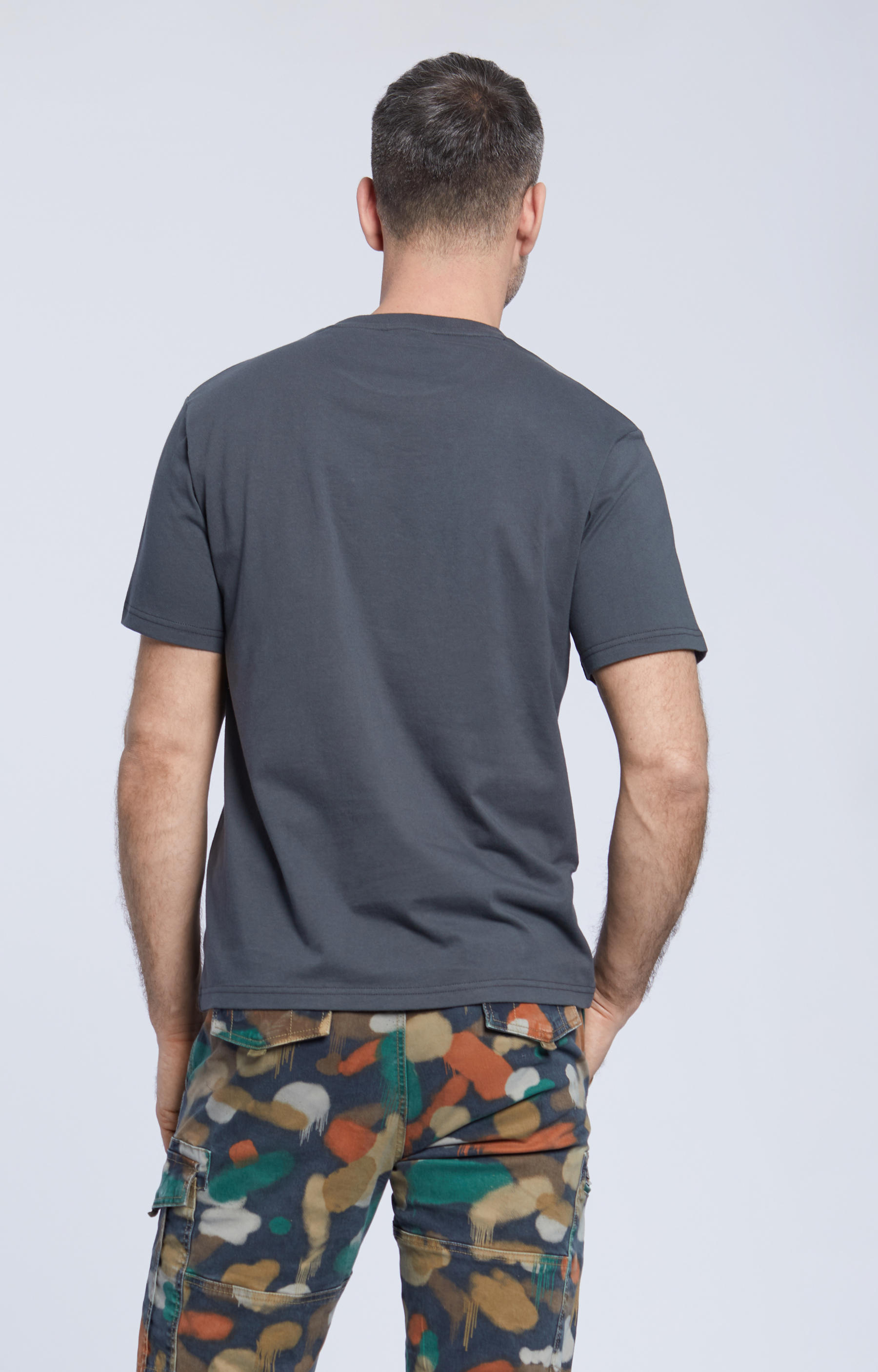 T-shirt z kieszonką przedłużoną panelem - 3