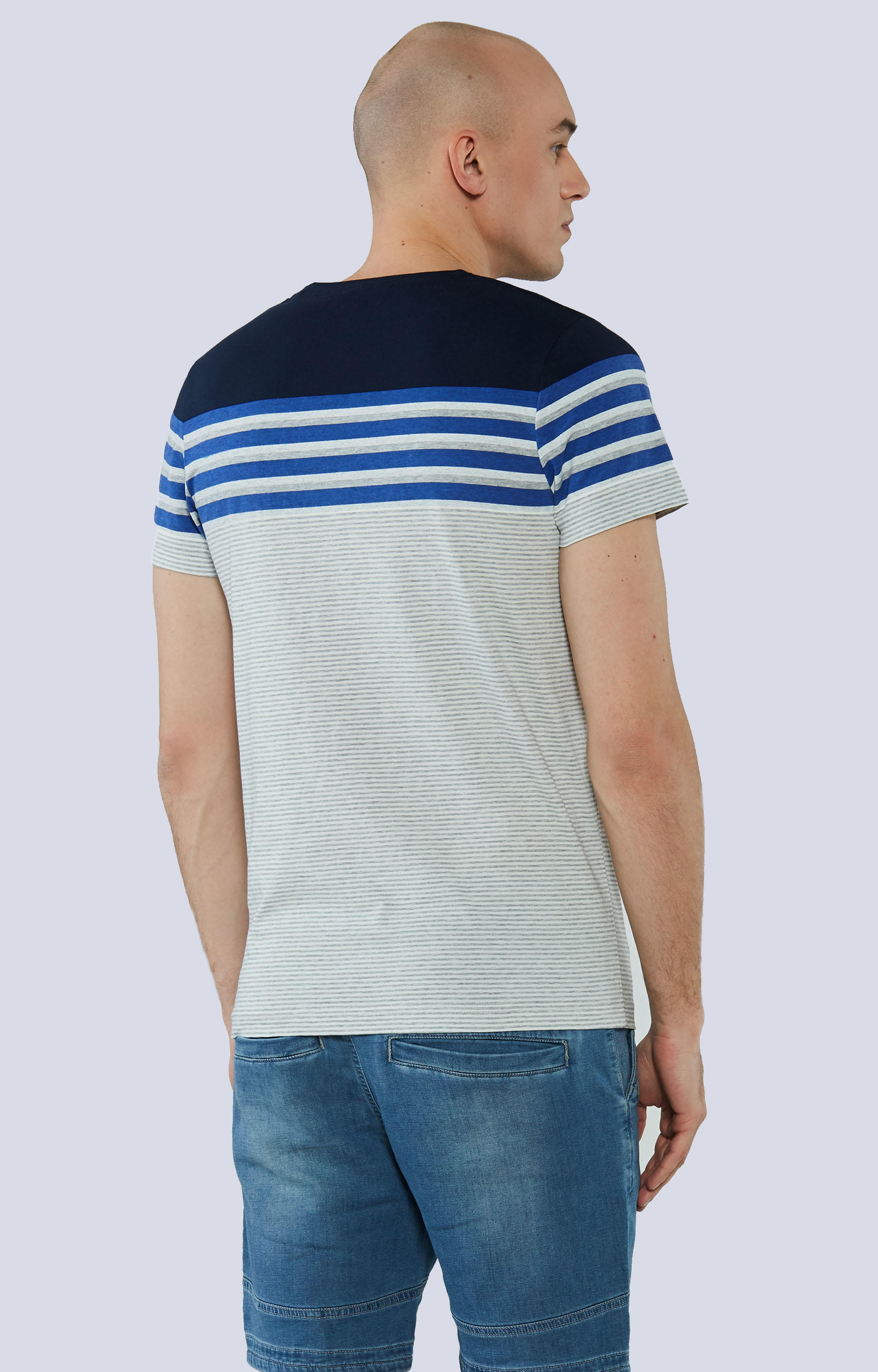T-shirt z nadrukiem w paski - 2