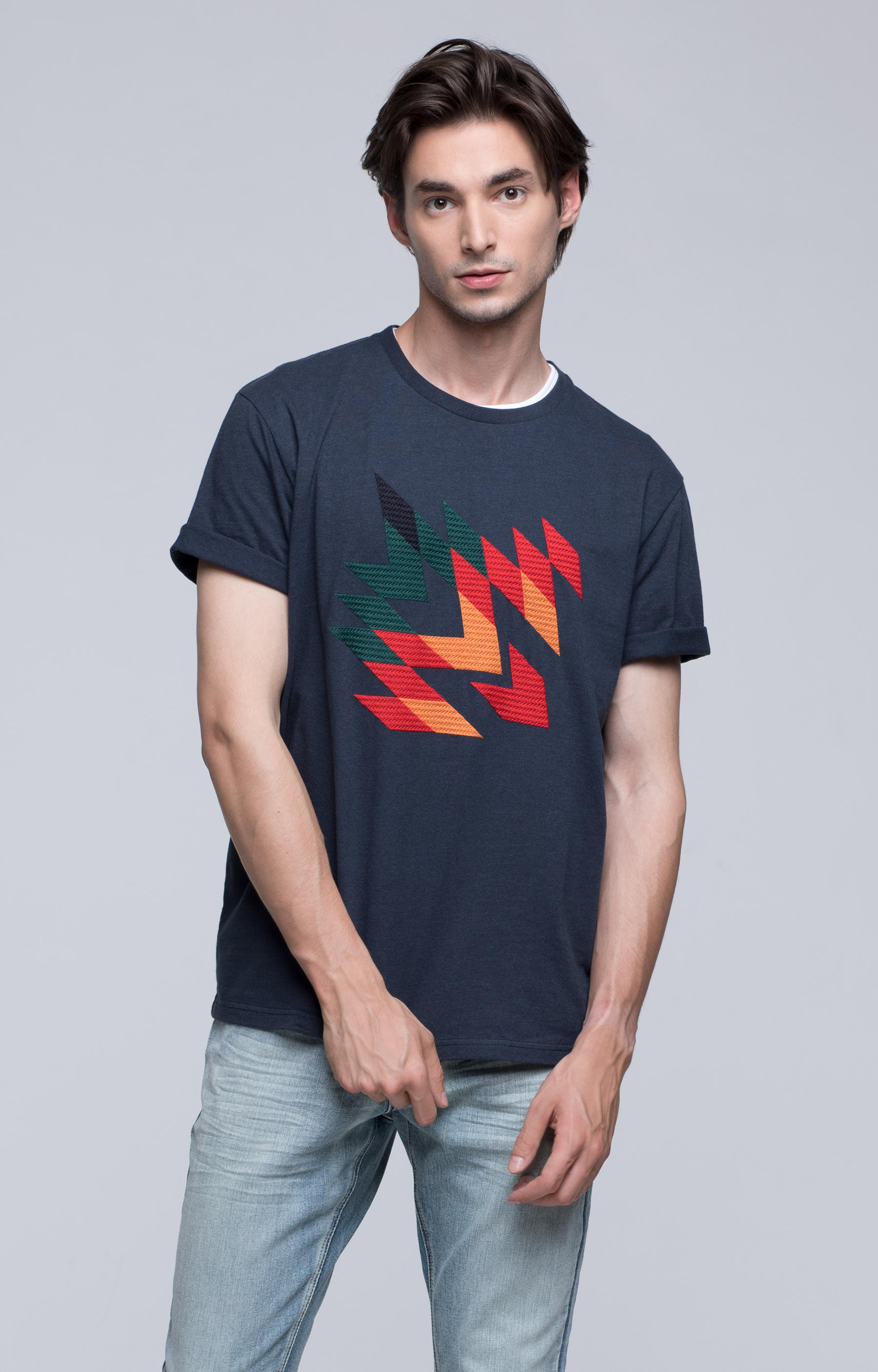 T-shirt z grafiką - 2