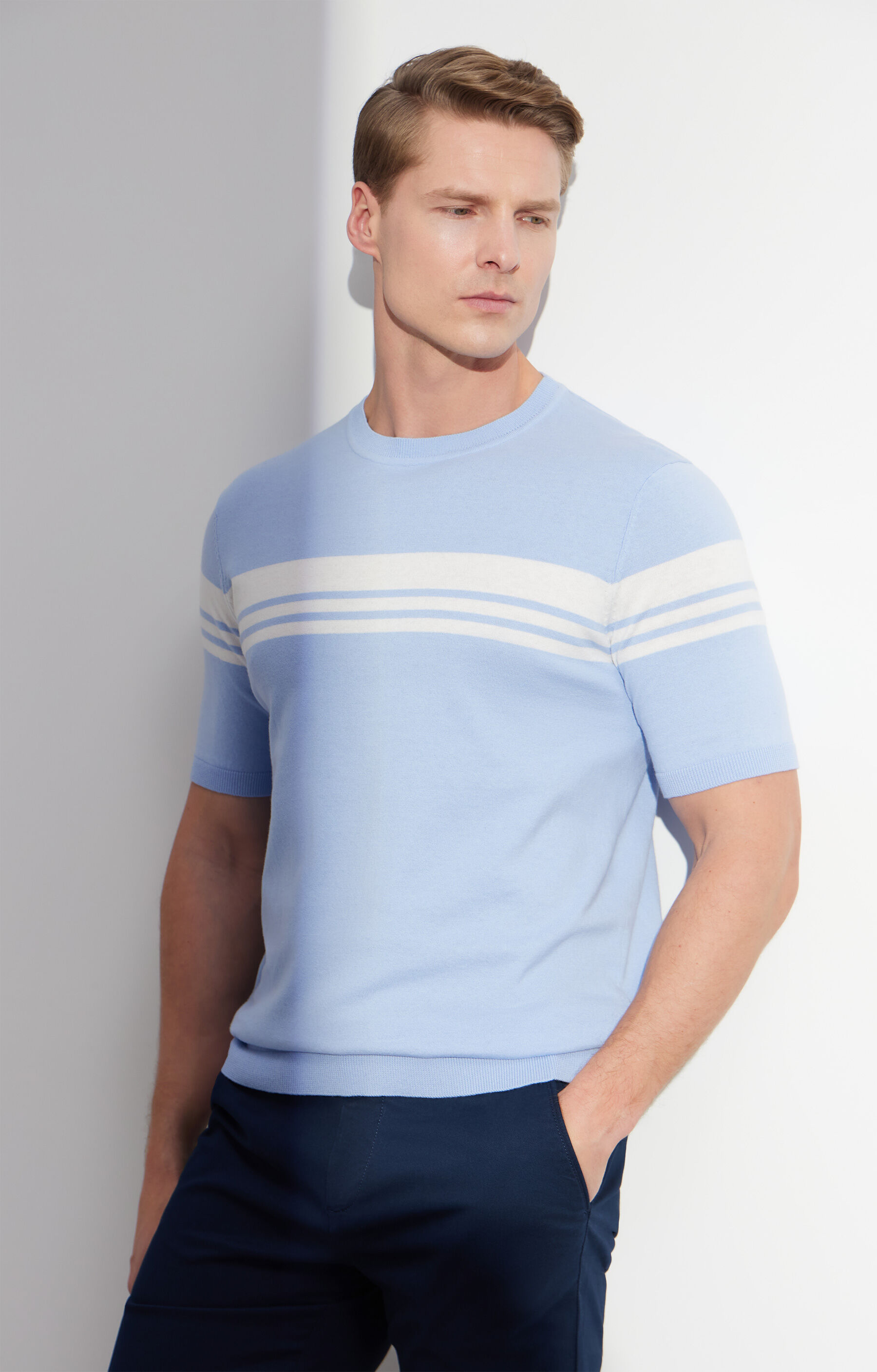 T-shirt swetrowy regular - 8