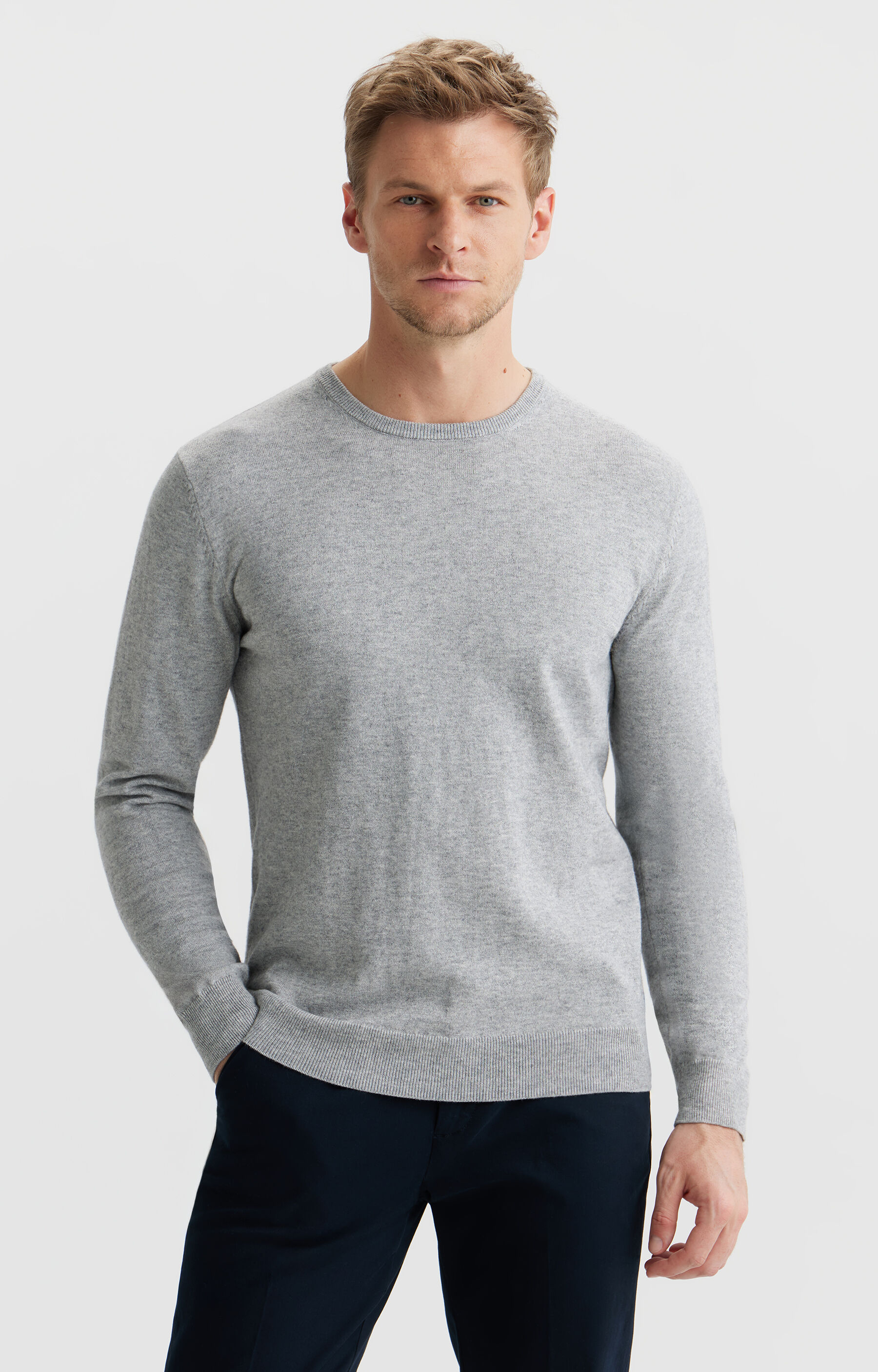 Sweter round neck