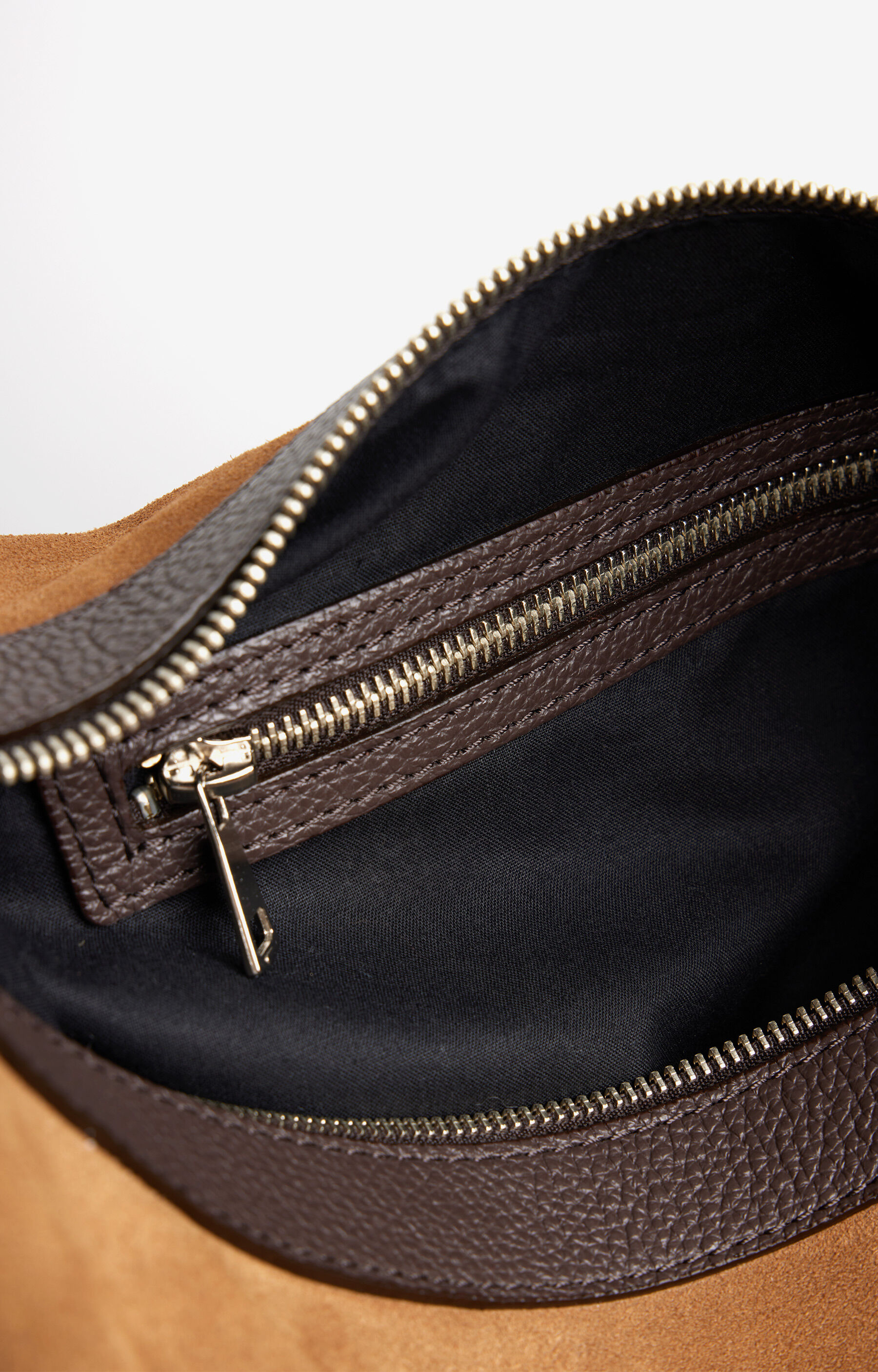 Zamszowa torebka - 4