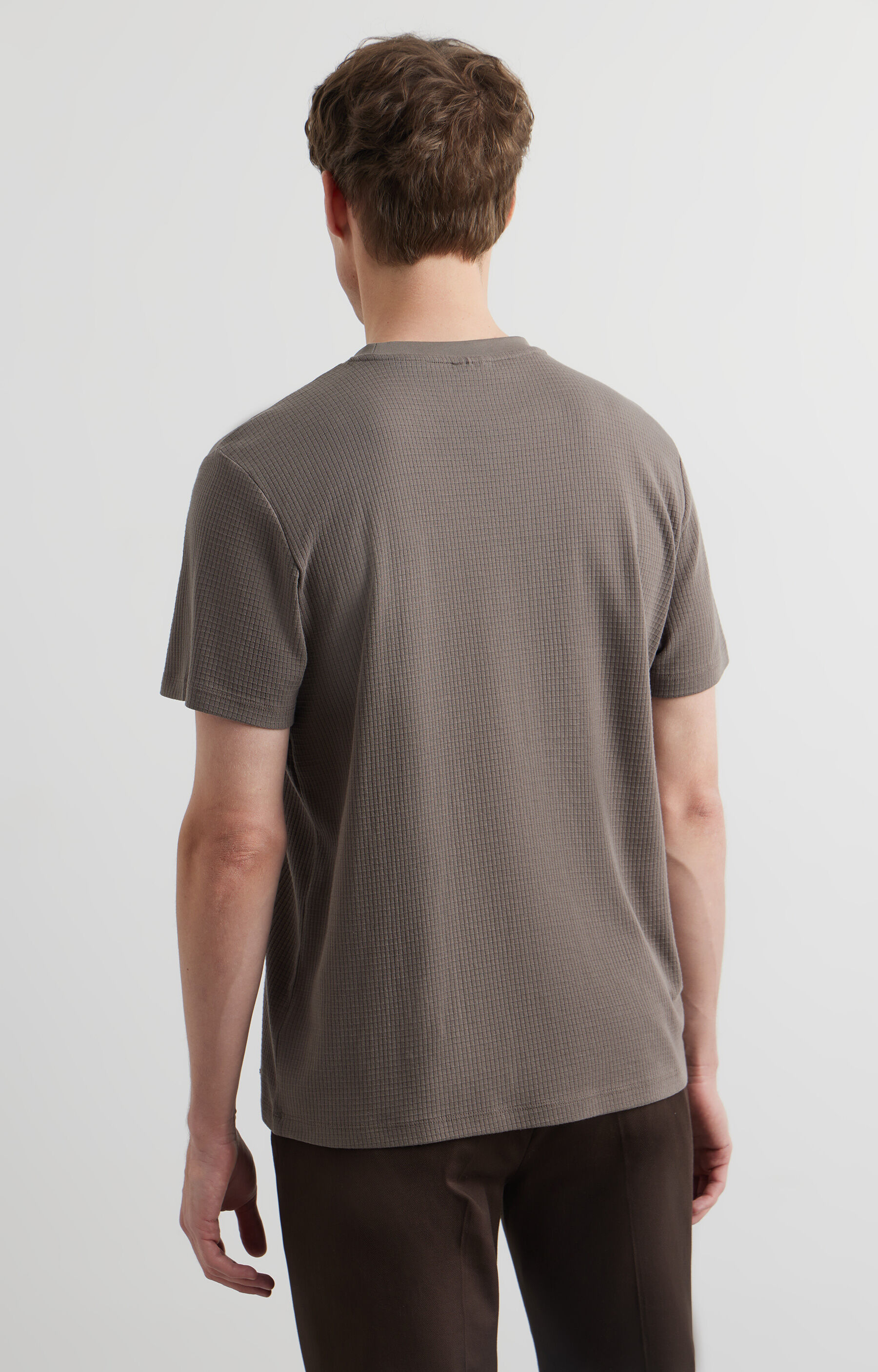 Kawowy t-shirt VISTULA - 2