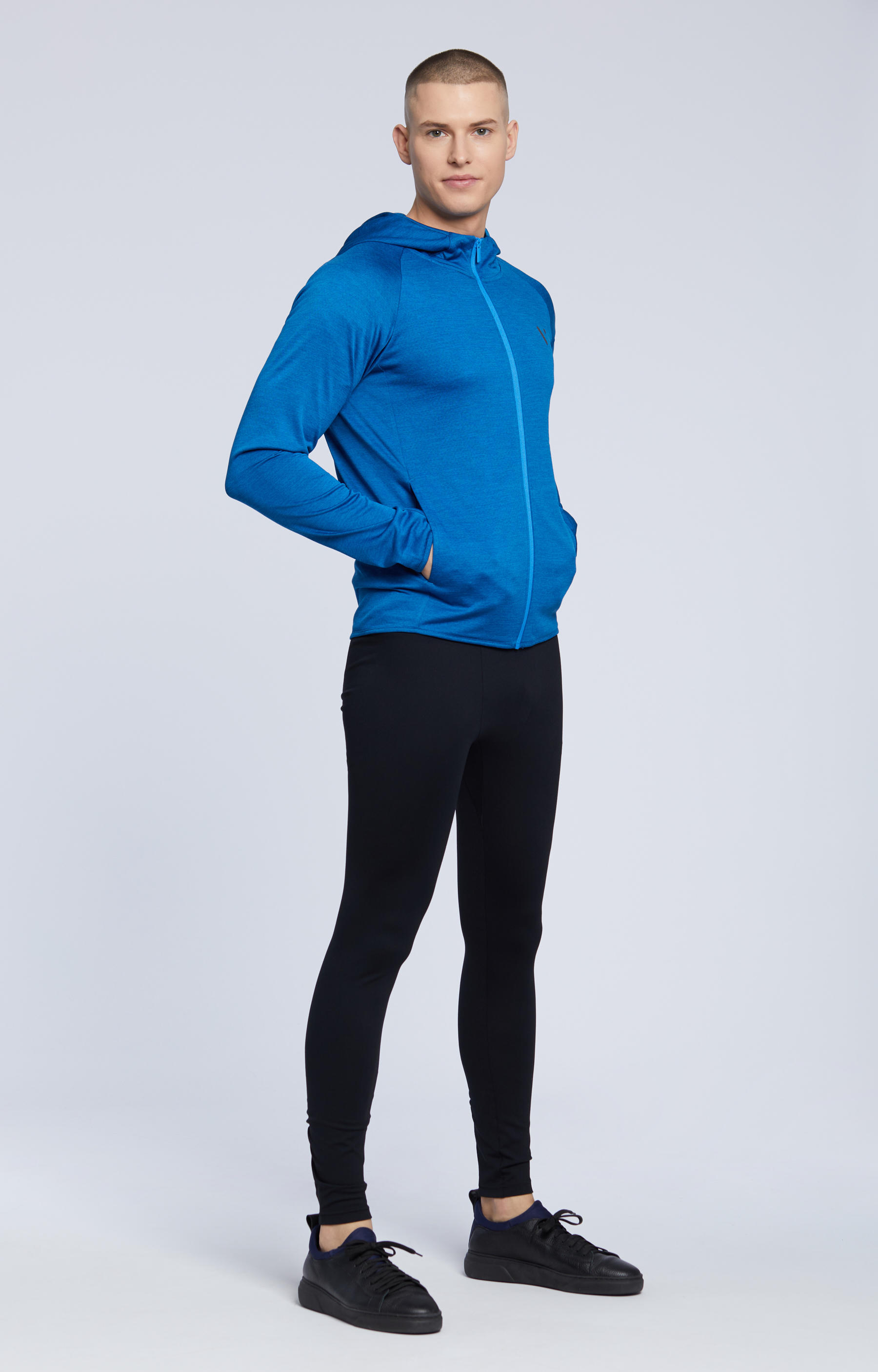Sportowa bluza z kapturem