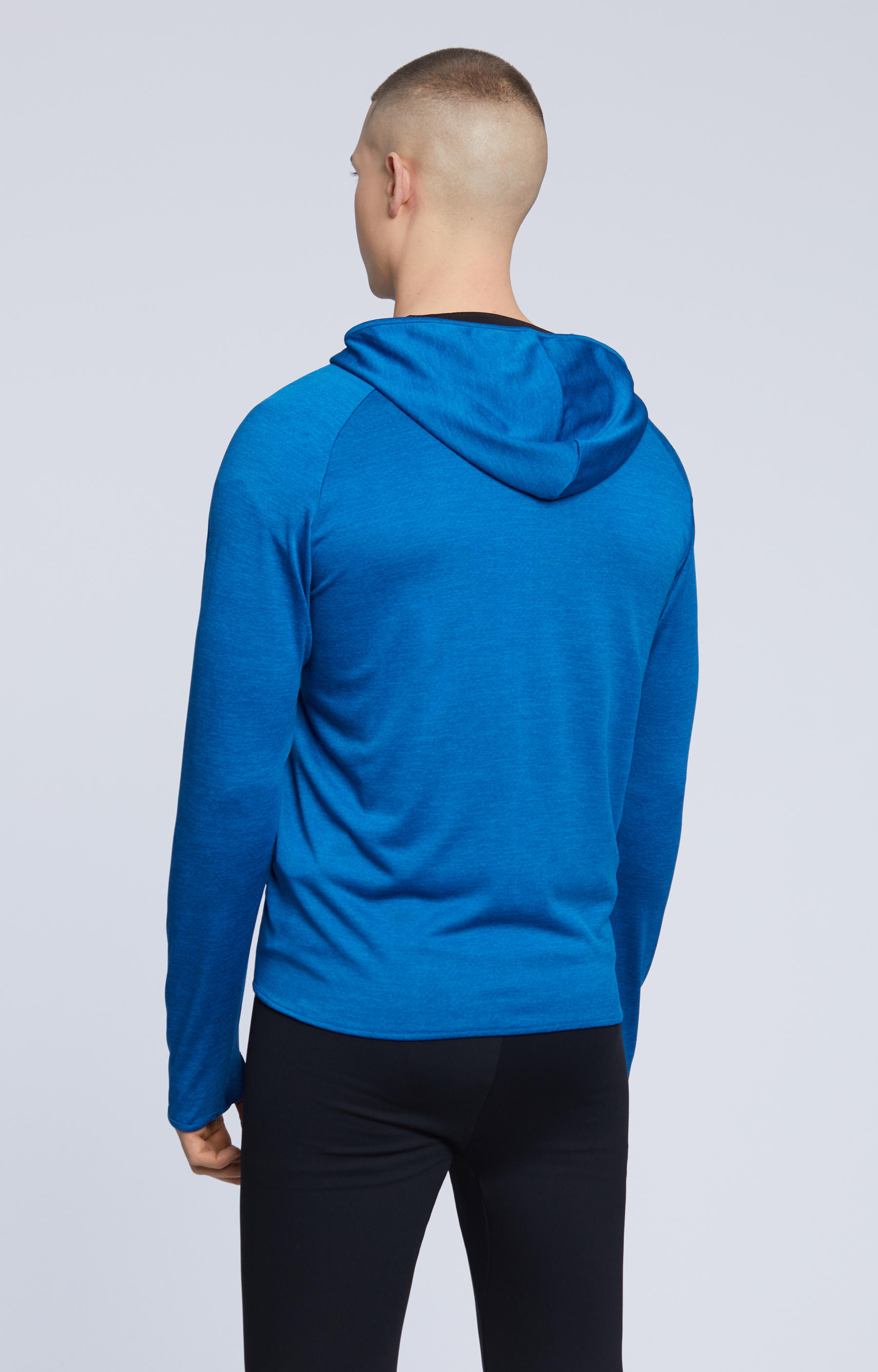 Sportowa bluza z kapturem - 3