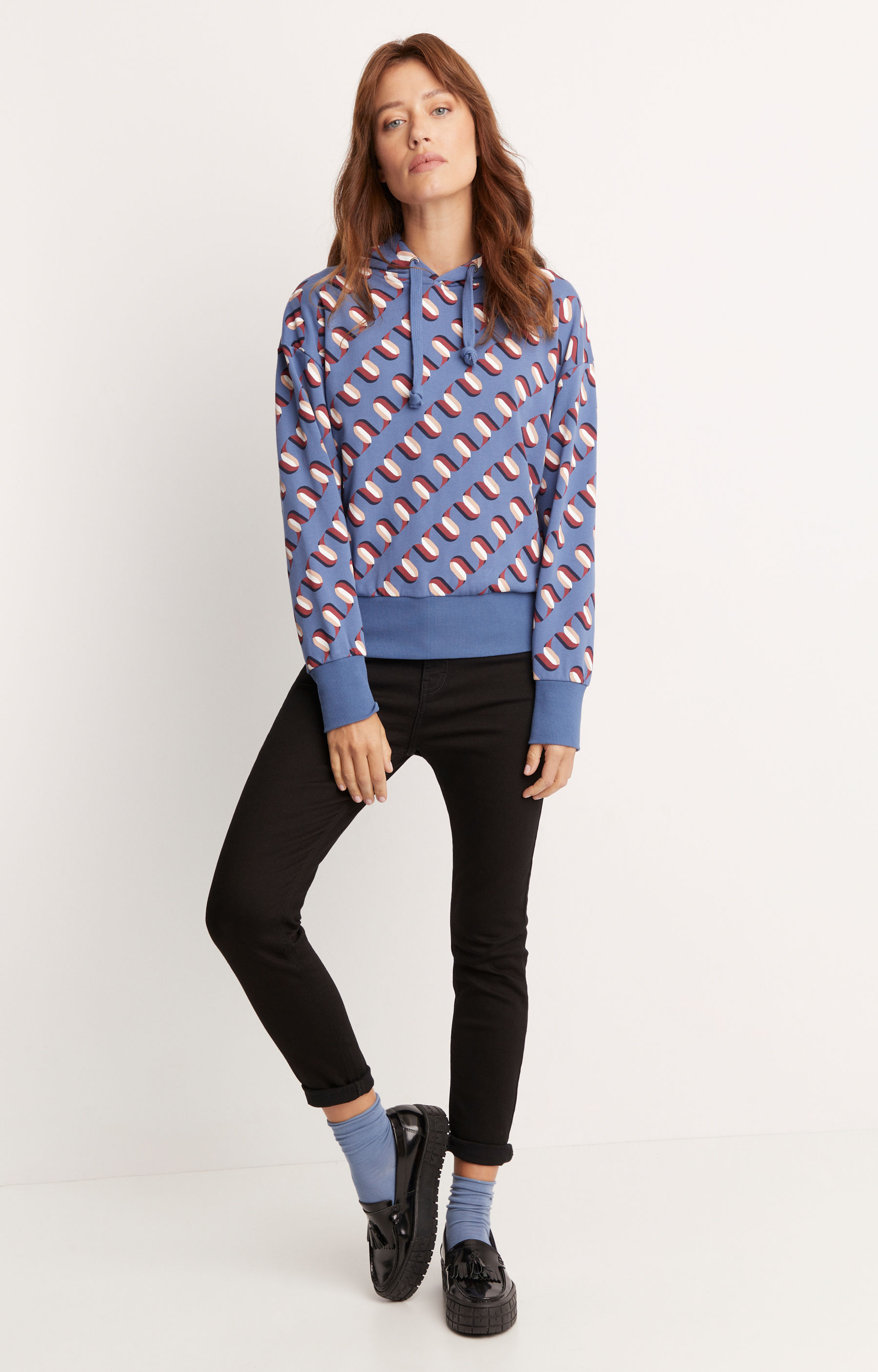 Wzorzysta bluza z kapturem - 2