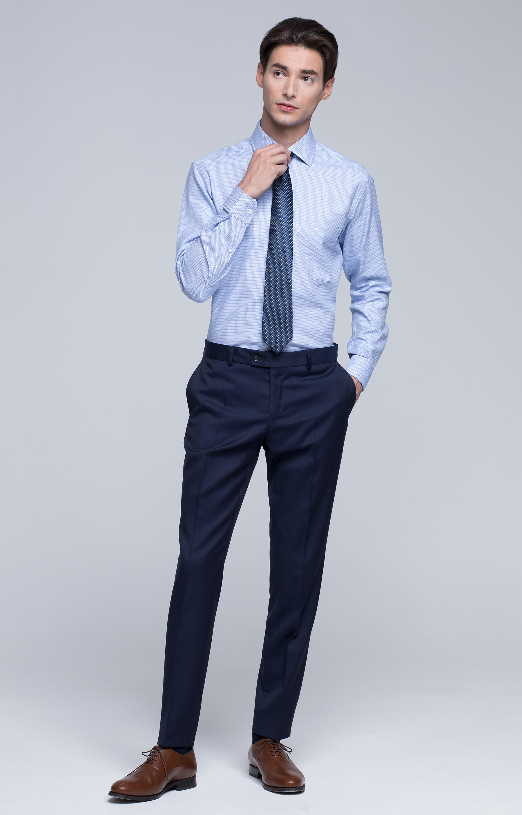 Koszula w mikrowzór z włoskim kołnierzem