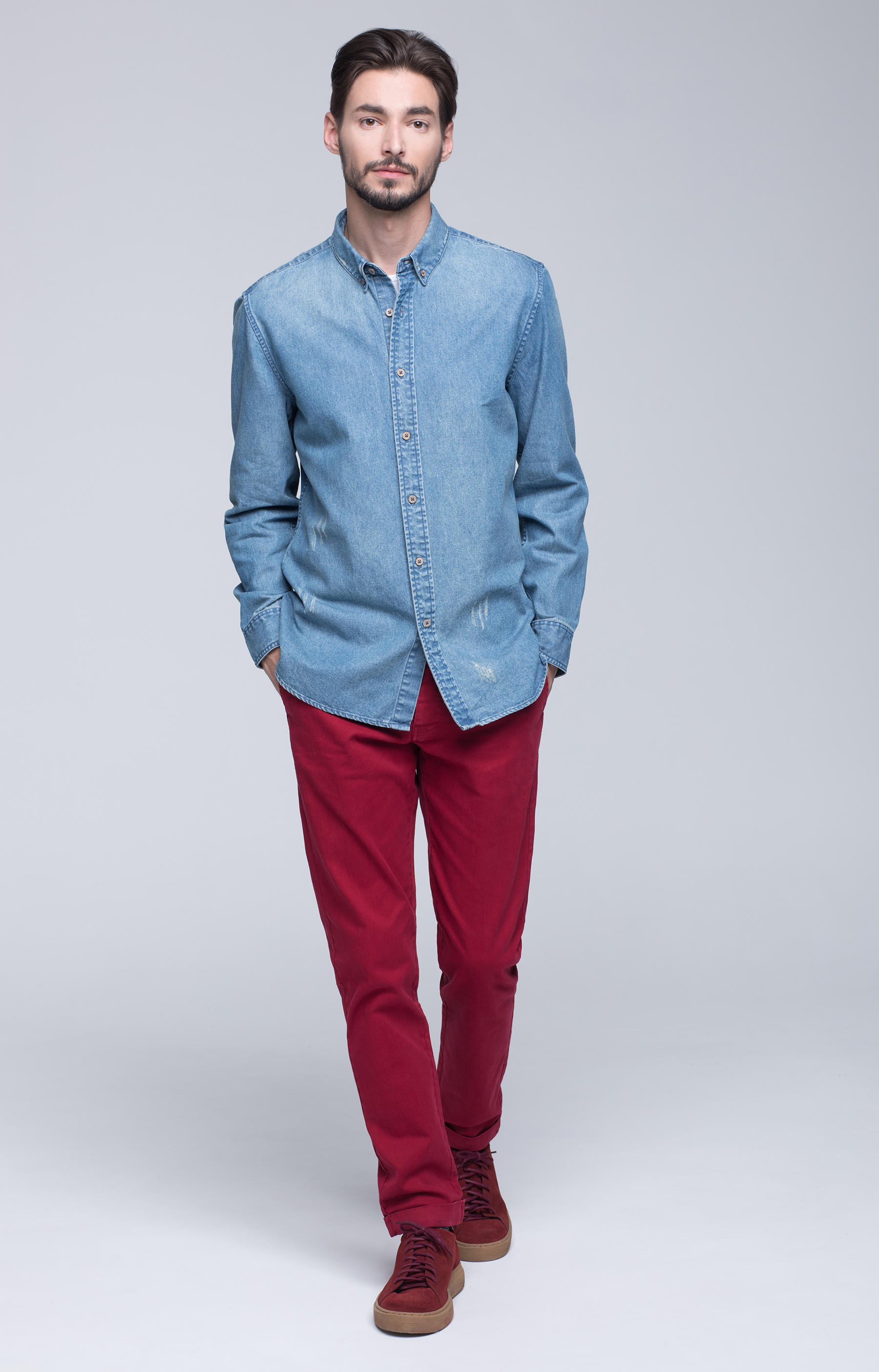 Jeansowa koszula z kołnierzem button-down