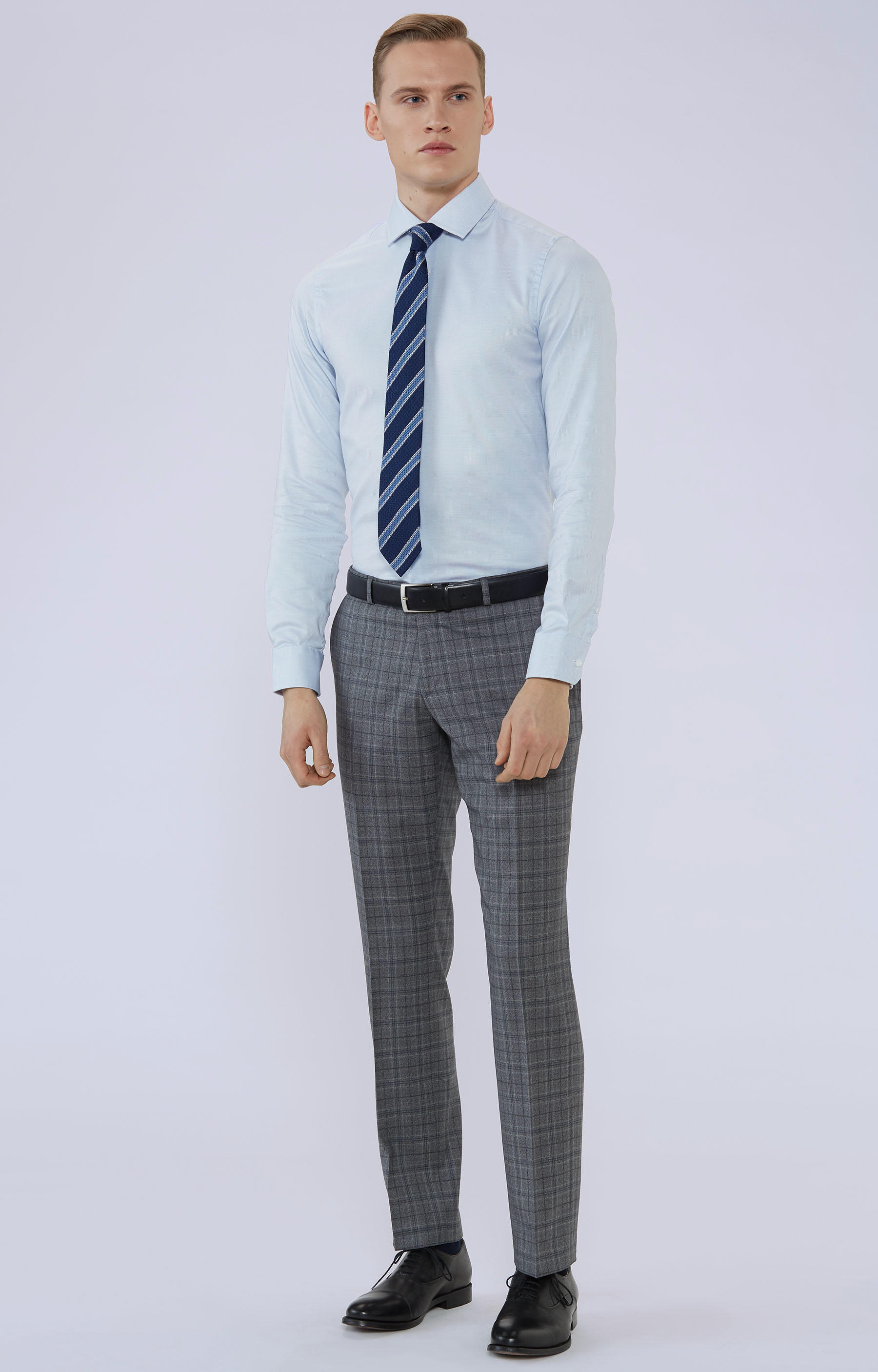 Dopasowana koszula w mikrowzór z włoskim kołnierzem