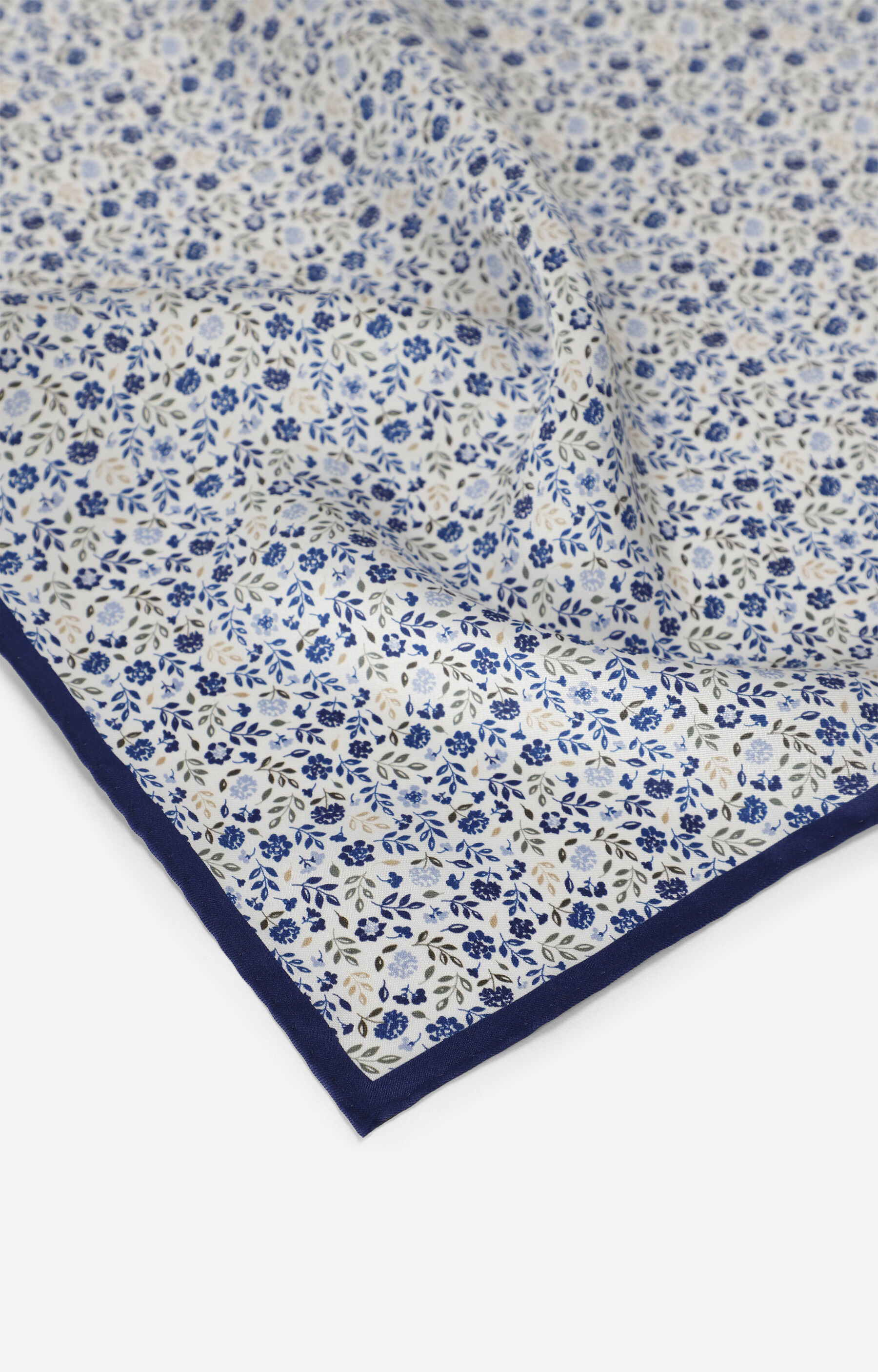 Jedwabna poszetka w kwiatowy wzór - 2