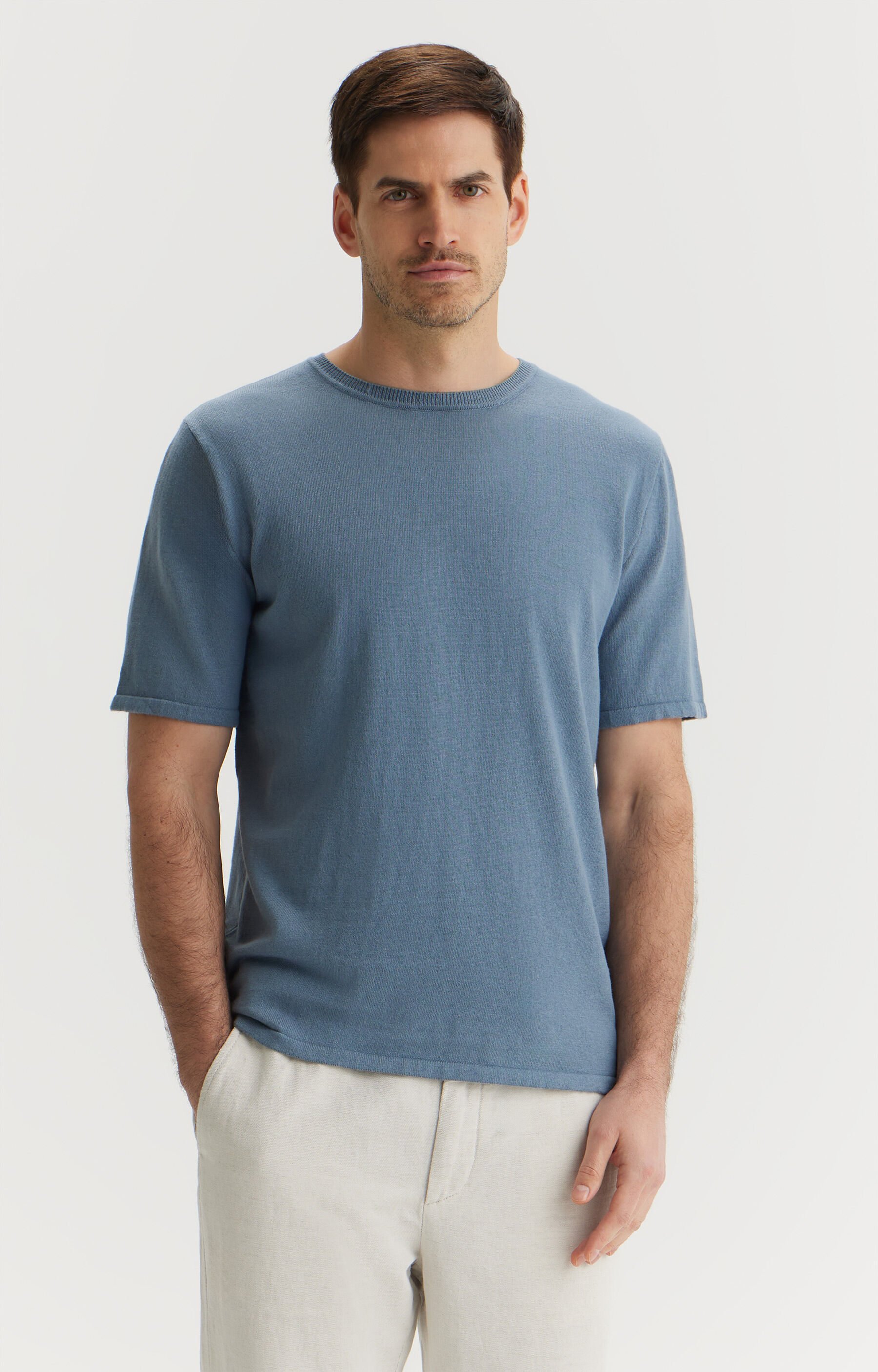 Niebieski t-shirt bawełniany z jedwabiem