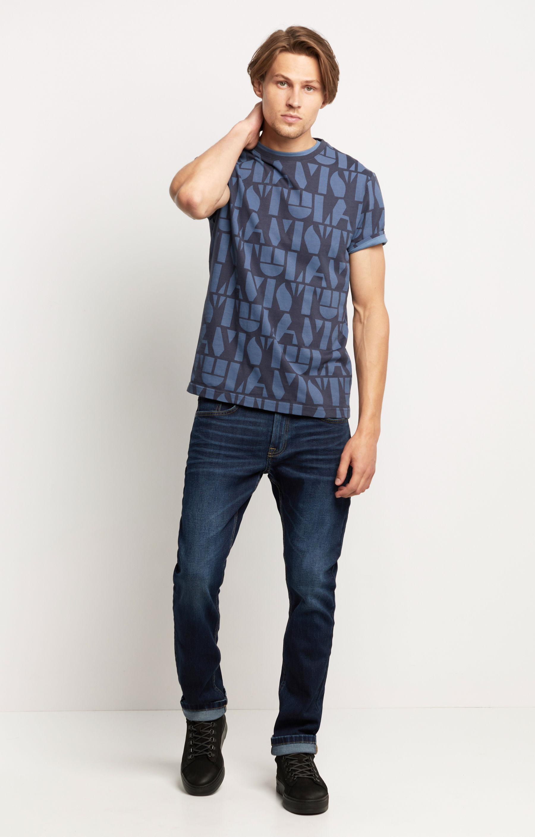 T-shirt z monogramem