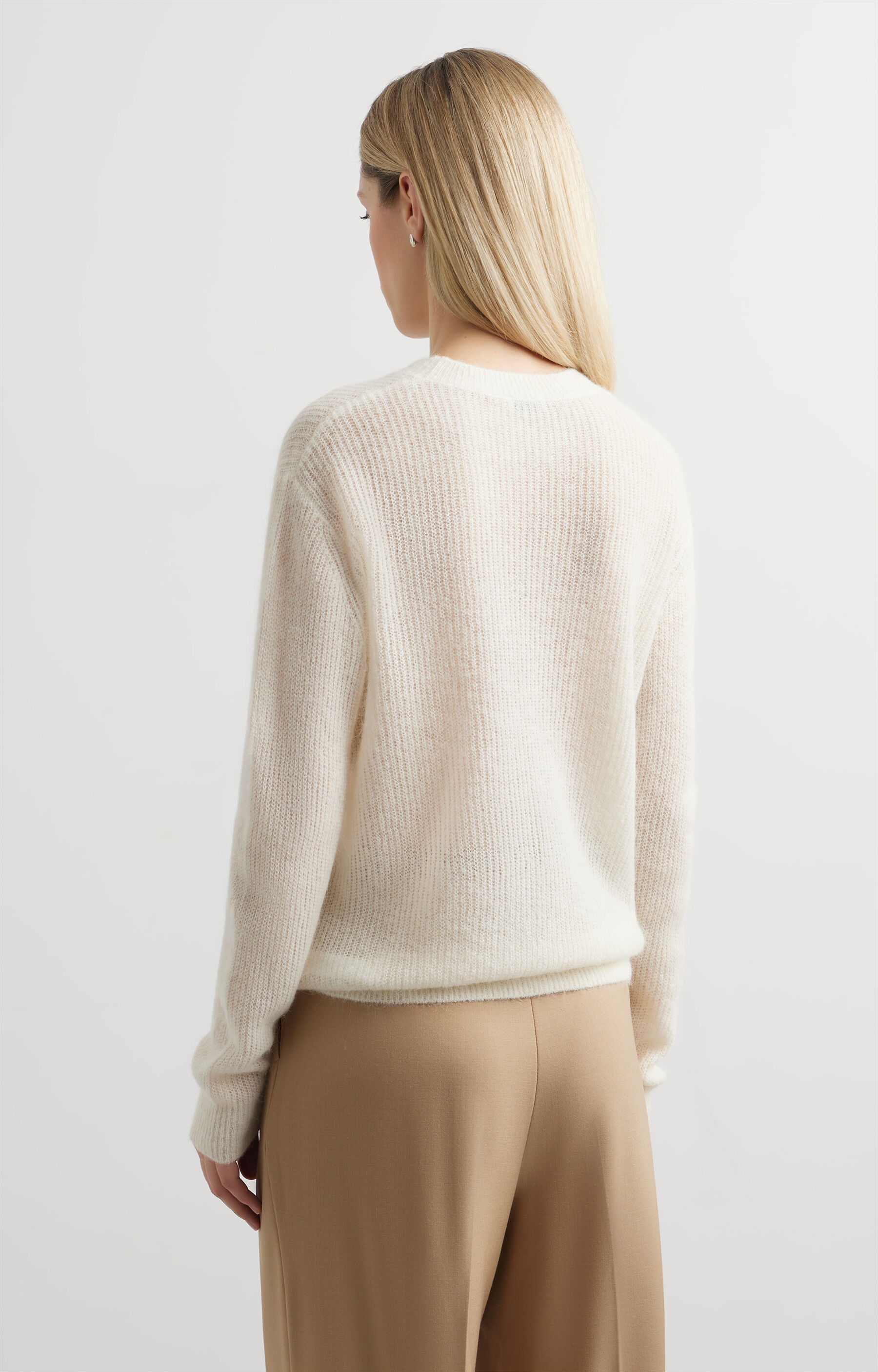 Sweter z lekkiej dzianiny - 5