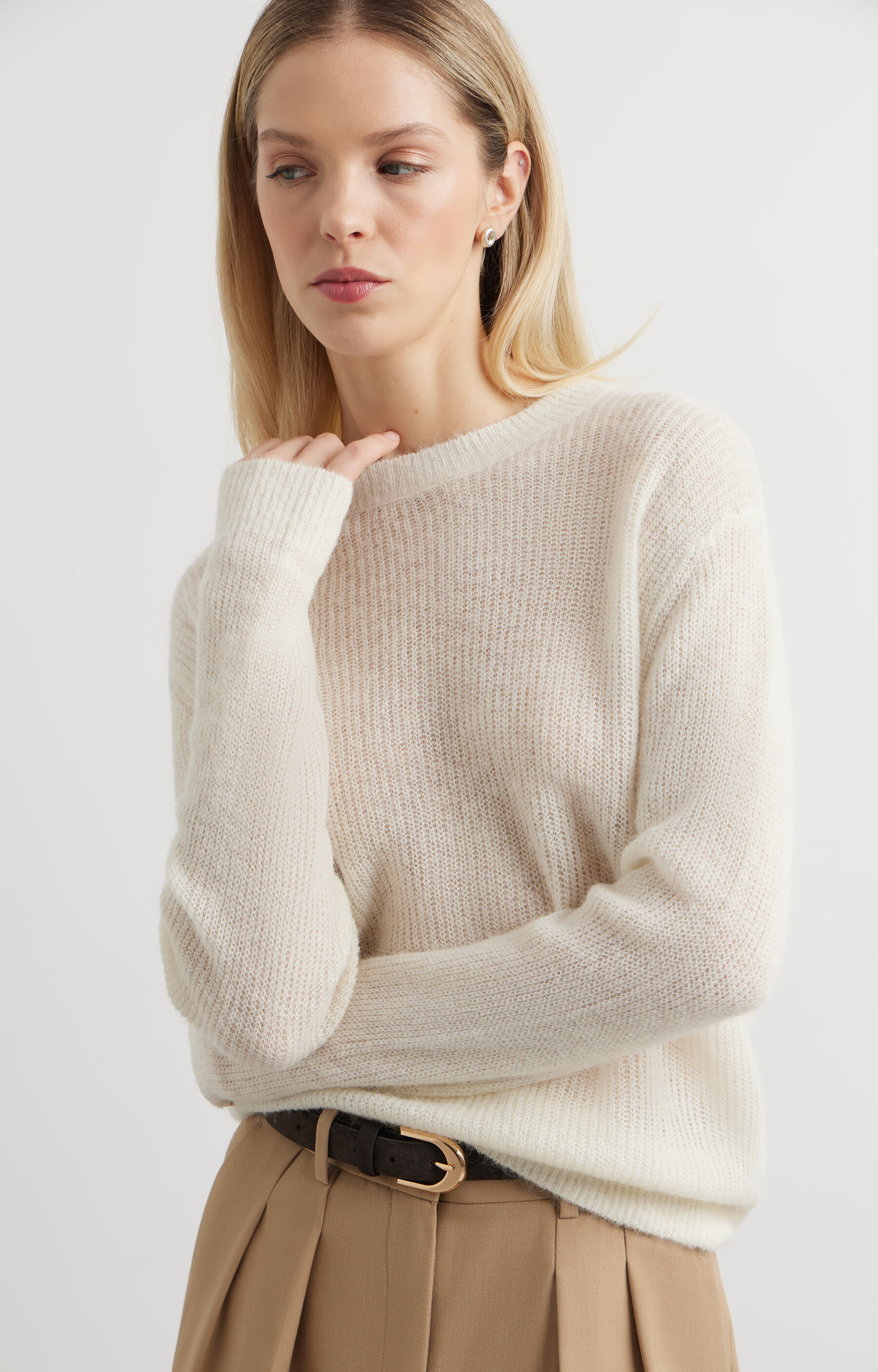 Sweter z lekkiej dzianiny - 6