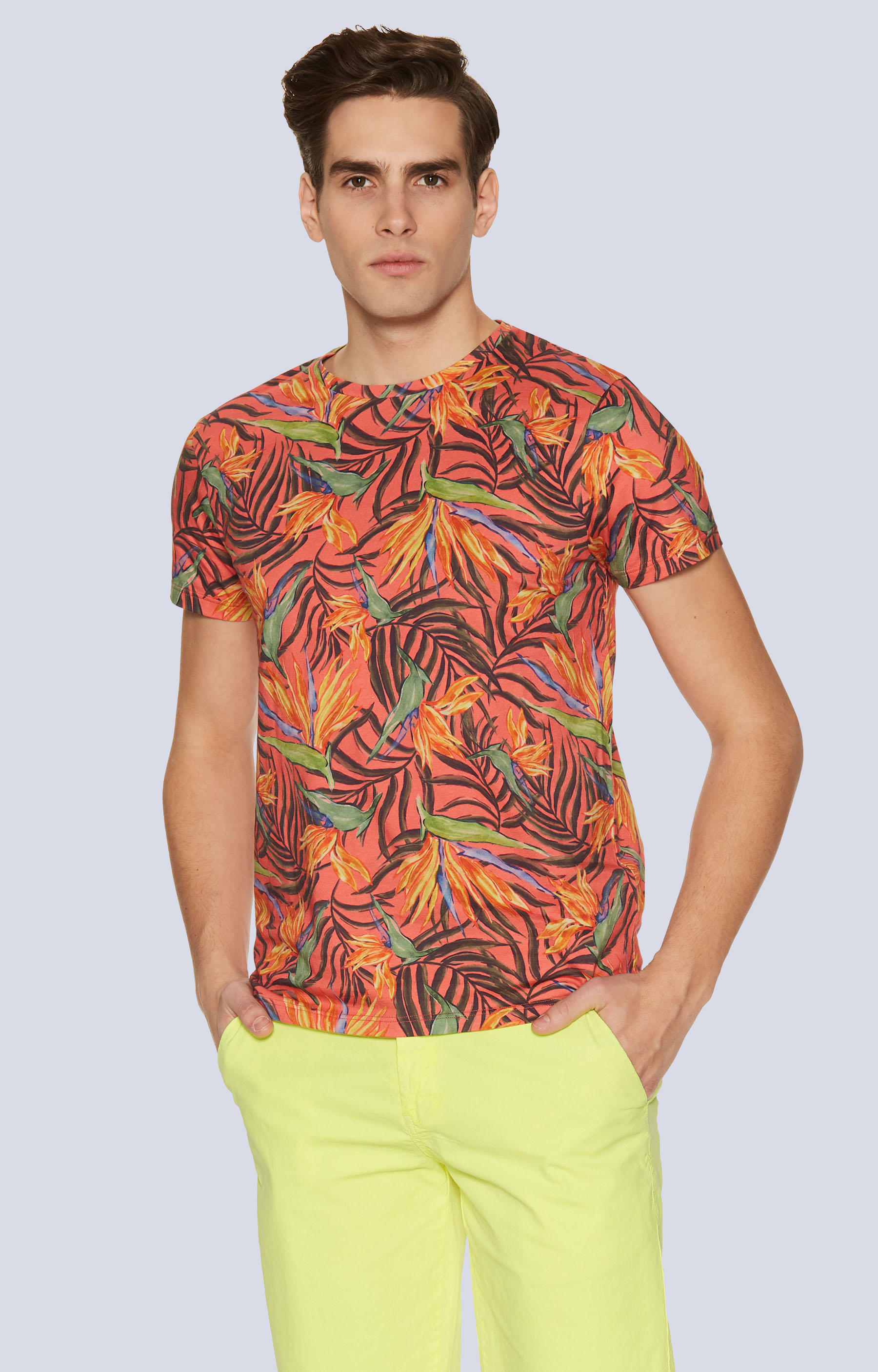 T-shirt z nadrukiem w kwiaty
