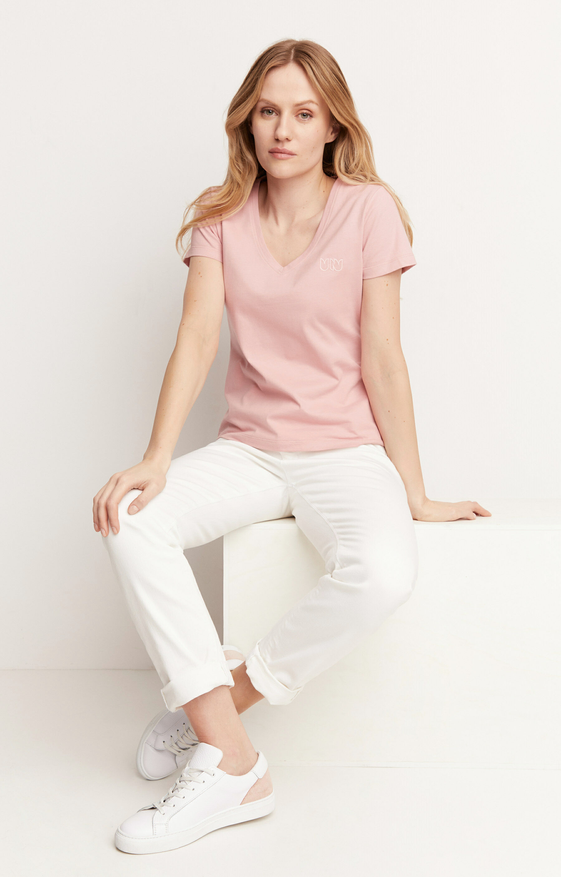 Bawełniany t-shirt typu v-neck
