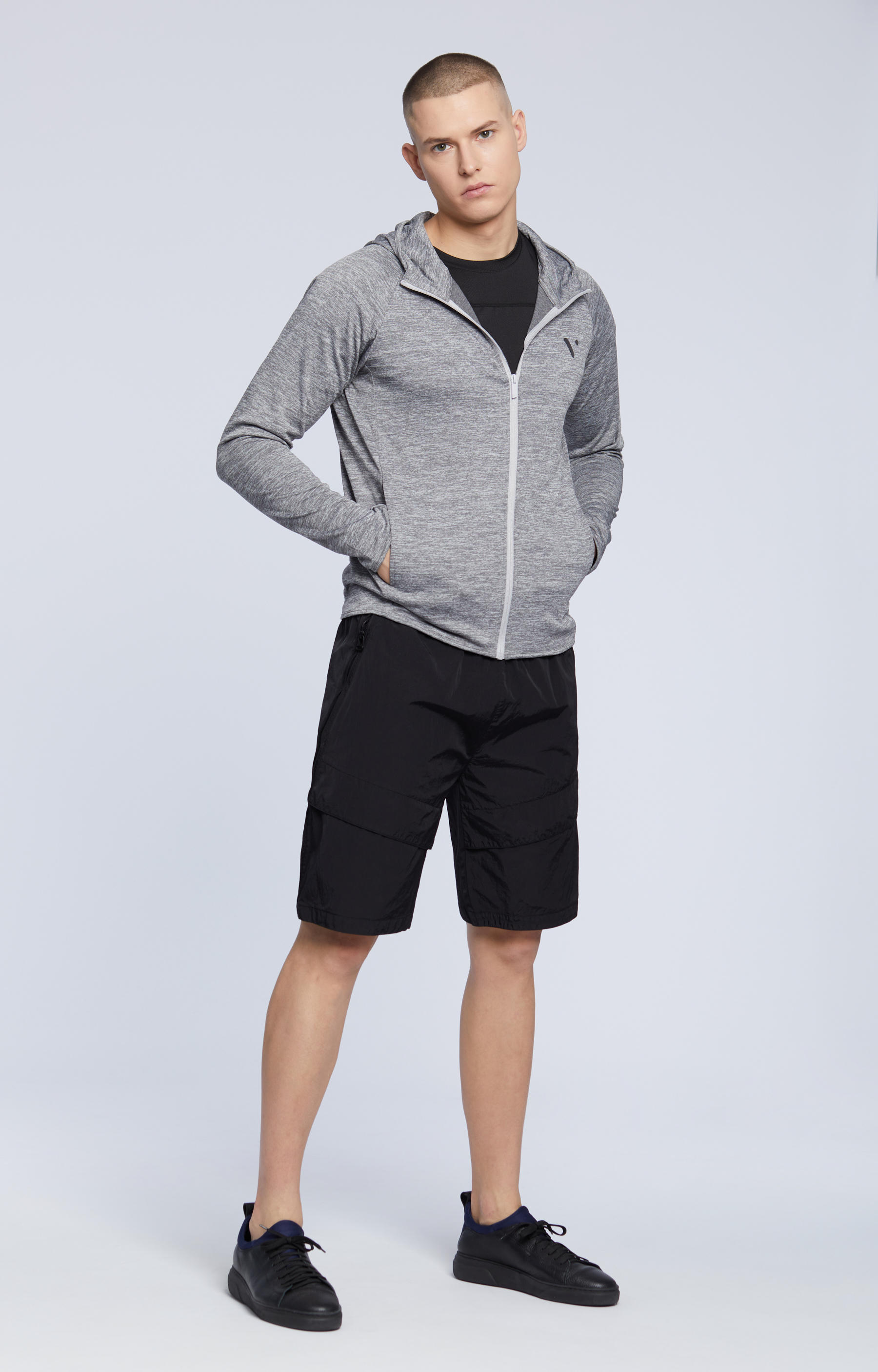 Sportowa bluza z kapturem