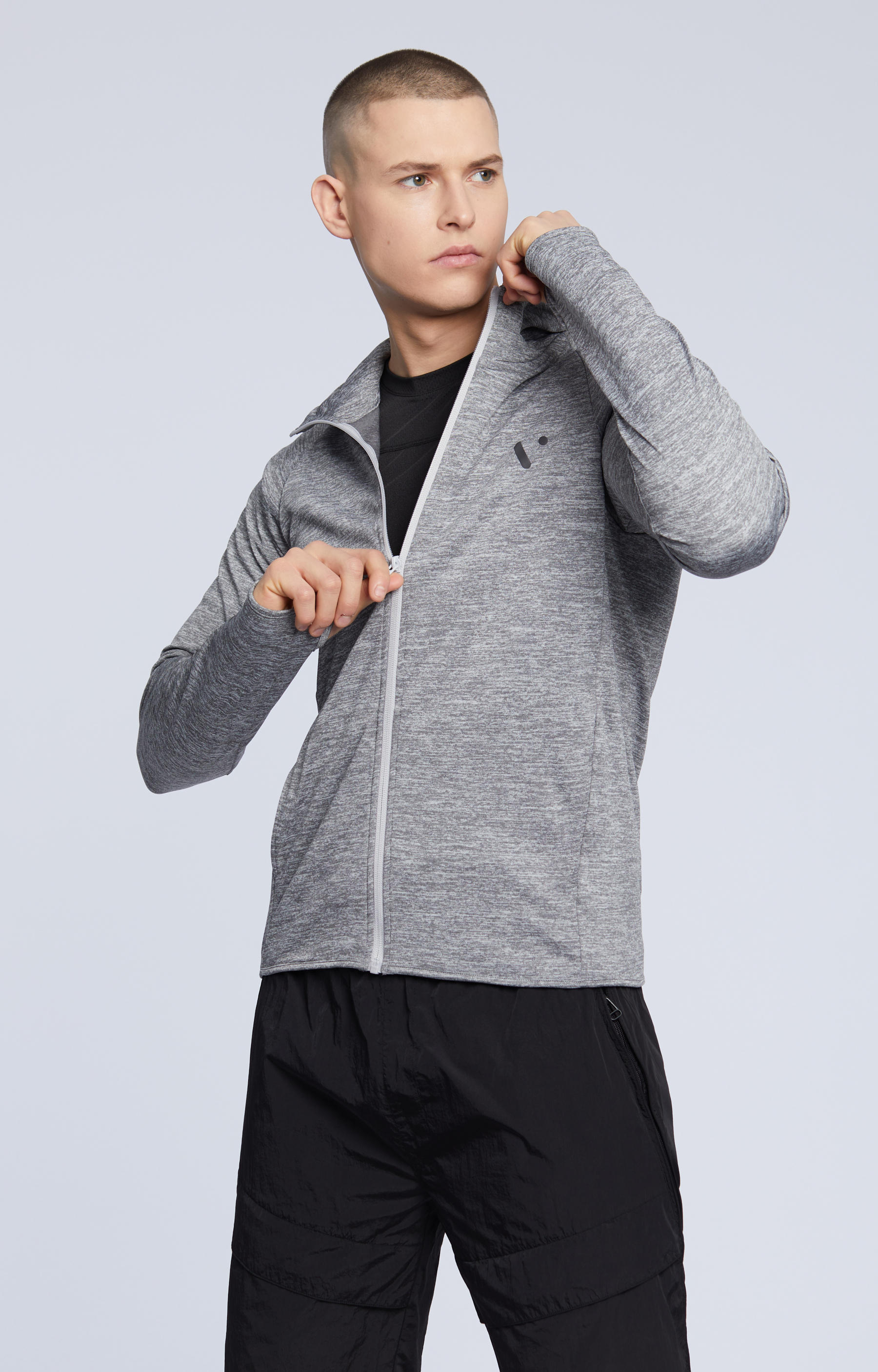 Sportowa bluza z kapturem - 2
