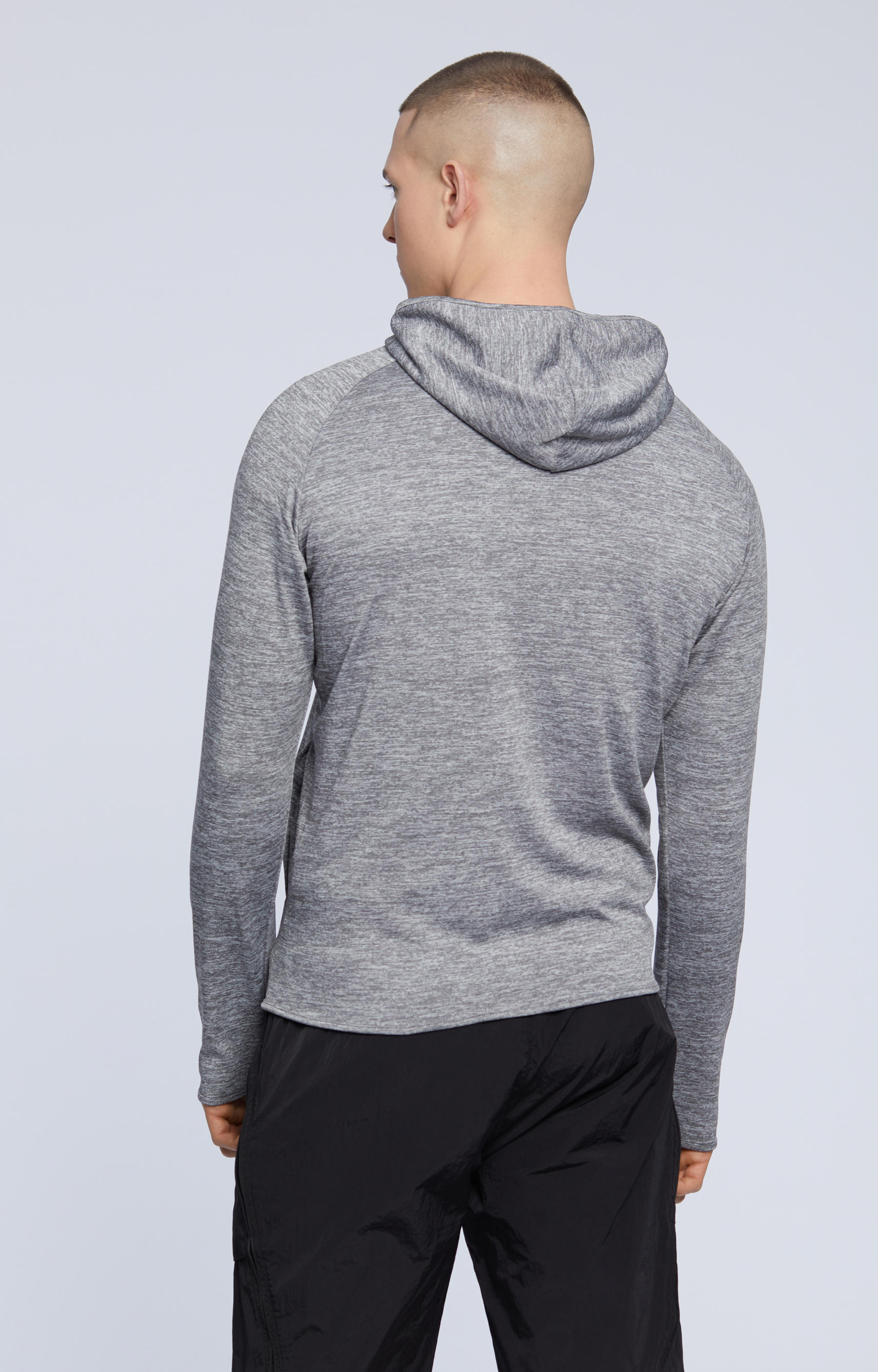 Sportowa bluza z kapturem - 3