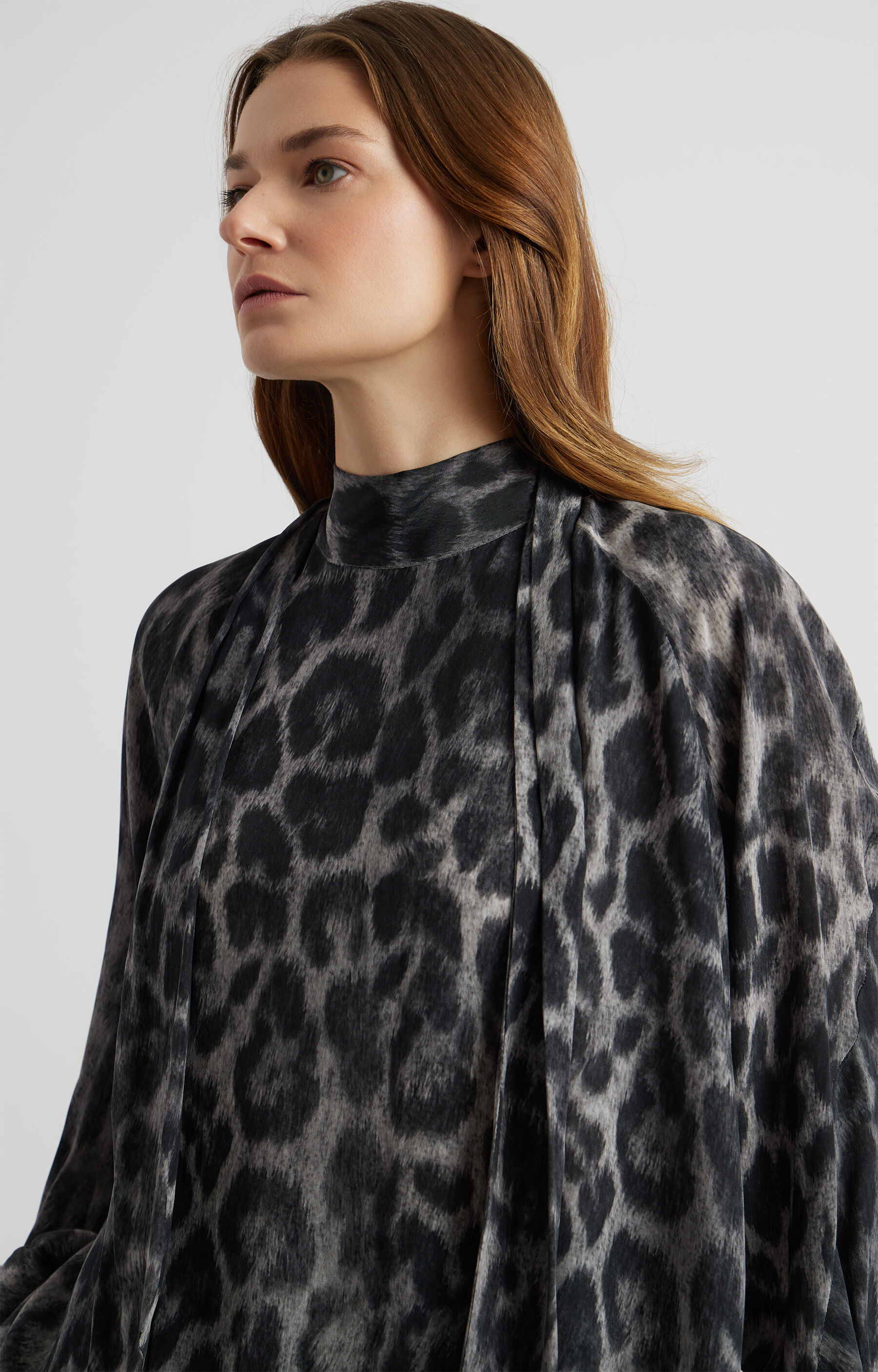 Bluzka z ozdobnym wiązaniem - 4