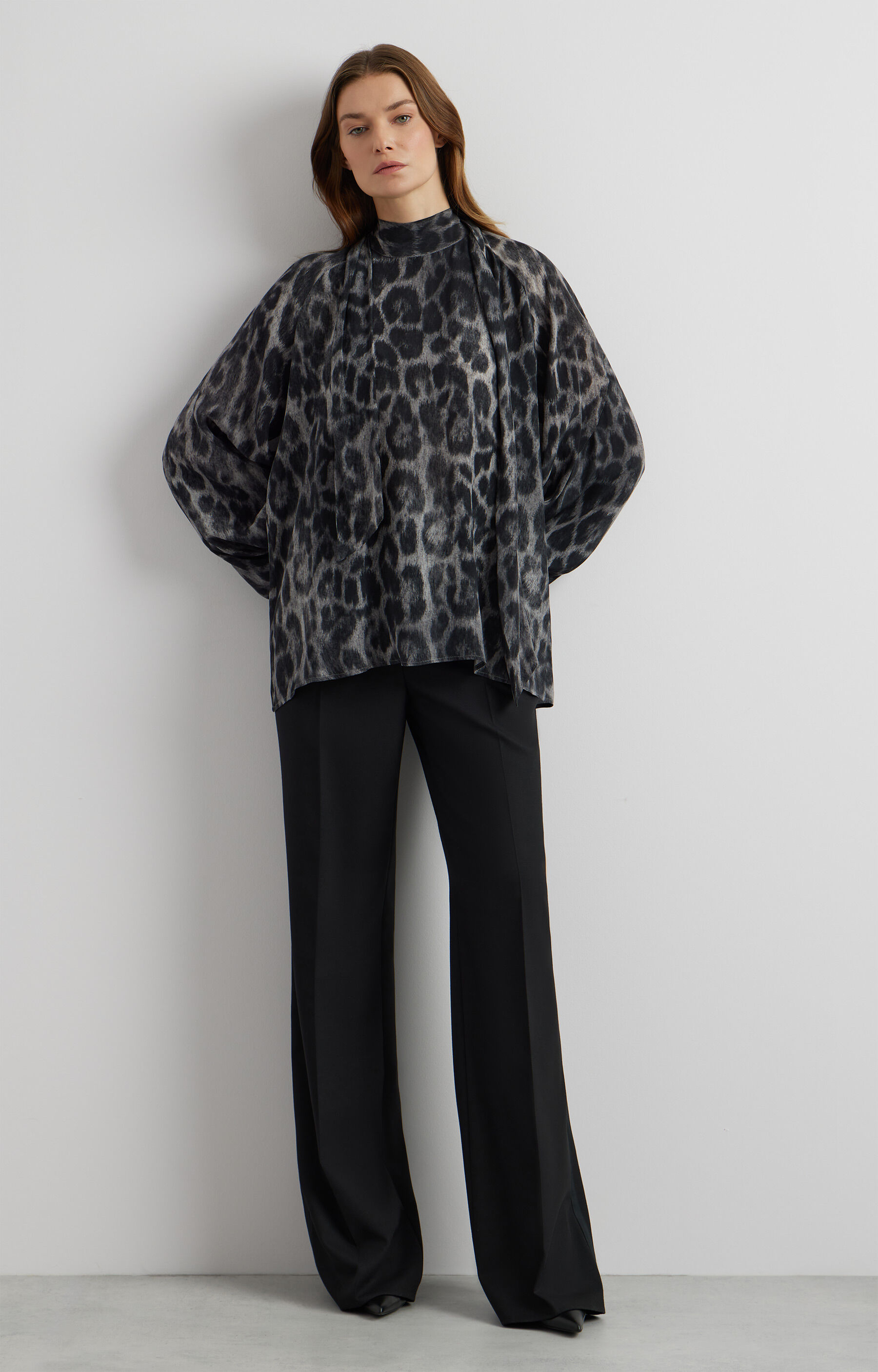 Bluzka z ozdobnym wiązaniem - 3